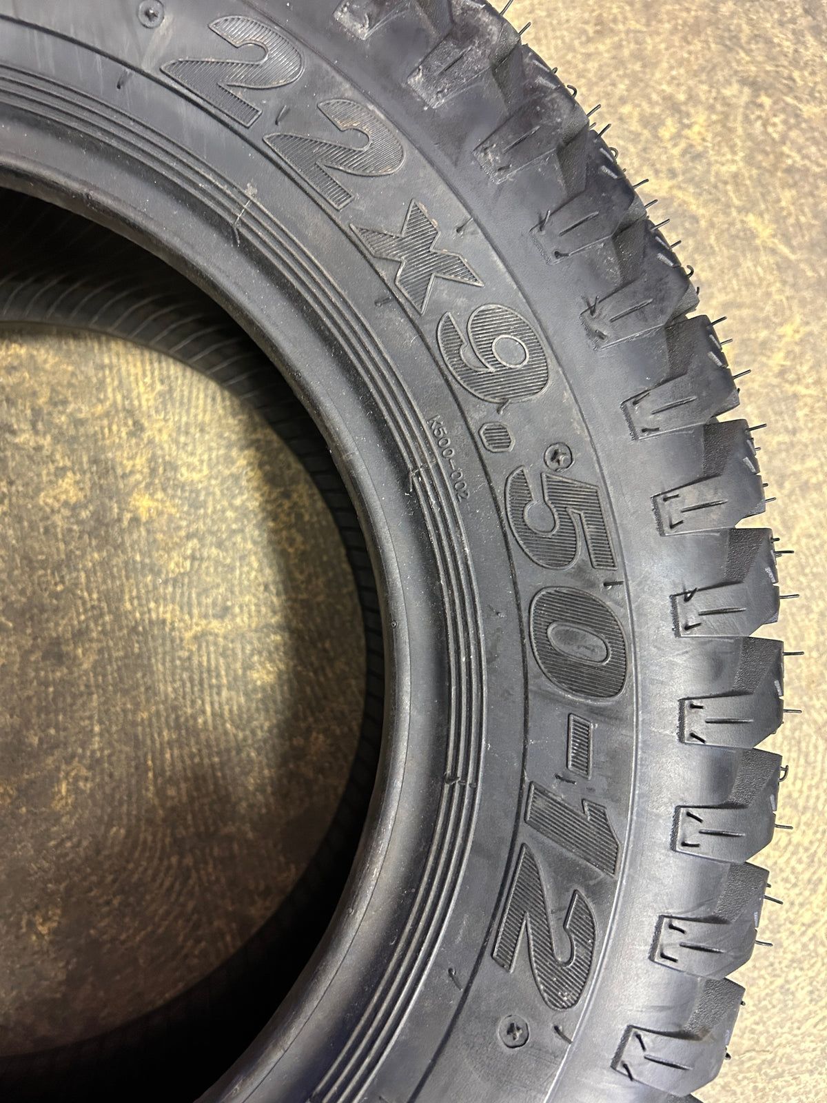 KENDA SUPER TURF K500 BSW  22 9.5 12 4PLY LAWN TIRE 105001272B1