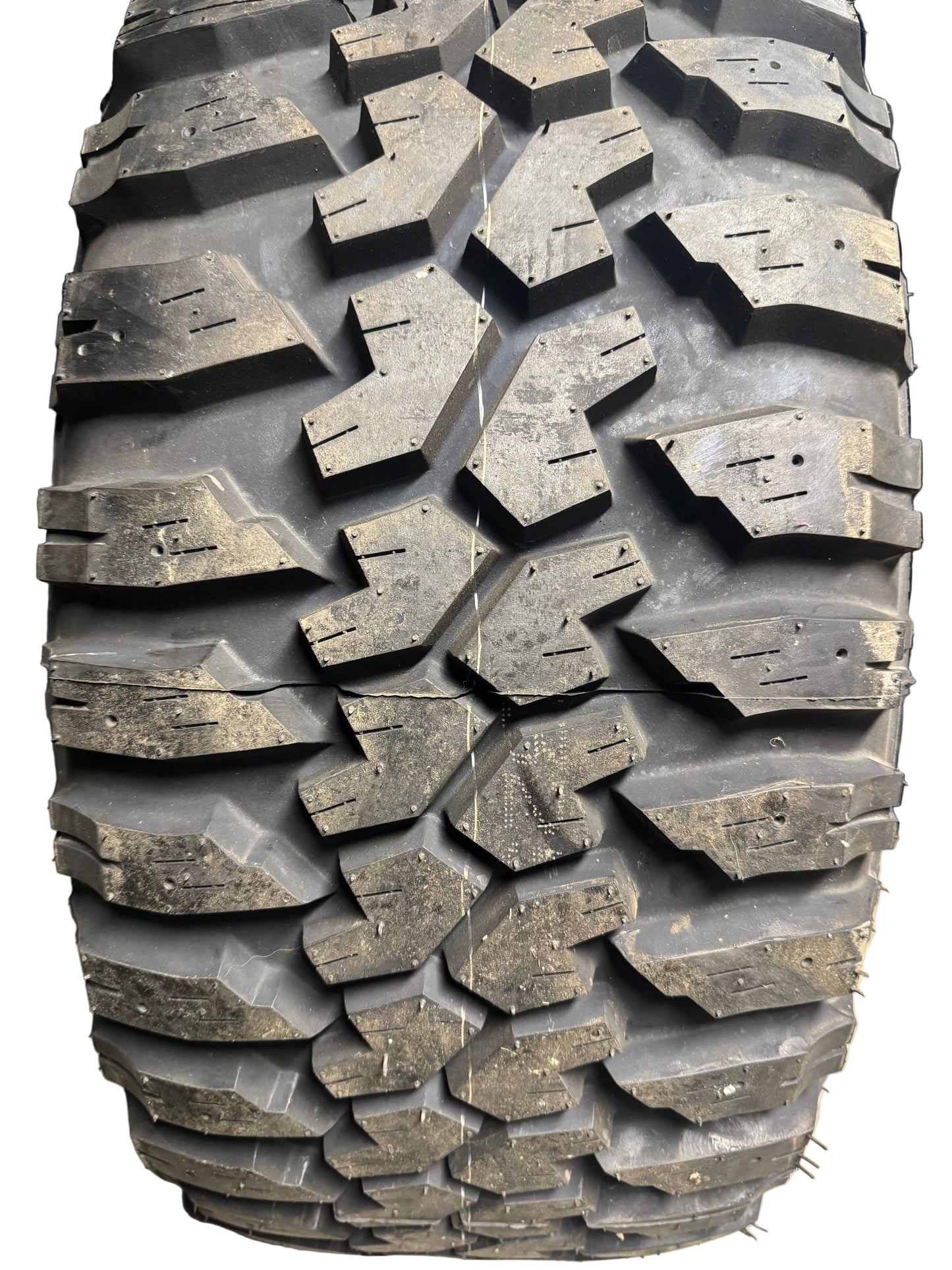 NOS MAXXIS MT-762 BIGHORN BSW LT 325 60 20 121/118Q 8PLY MUD TERRAIN TIRE TL00032100