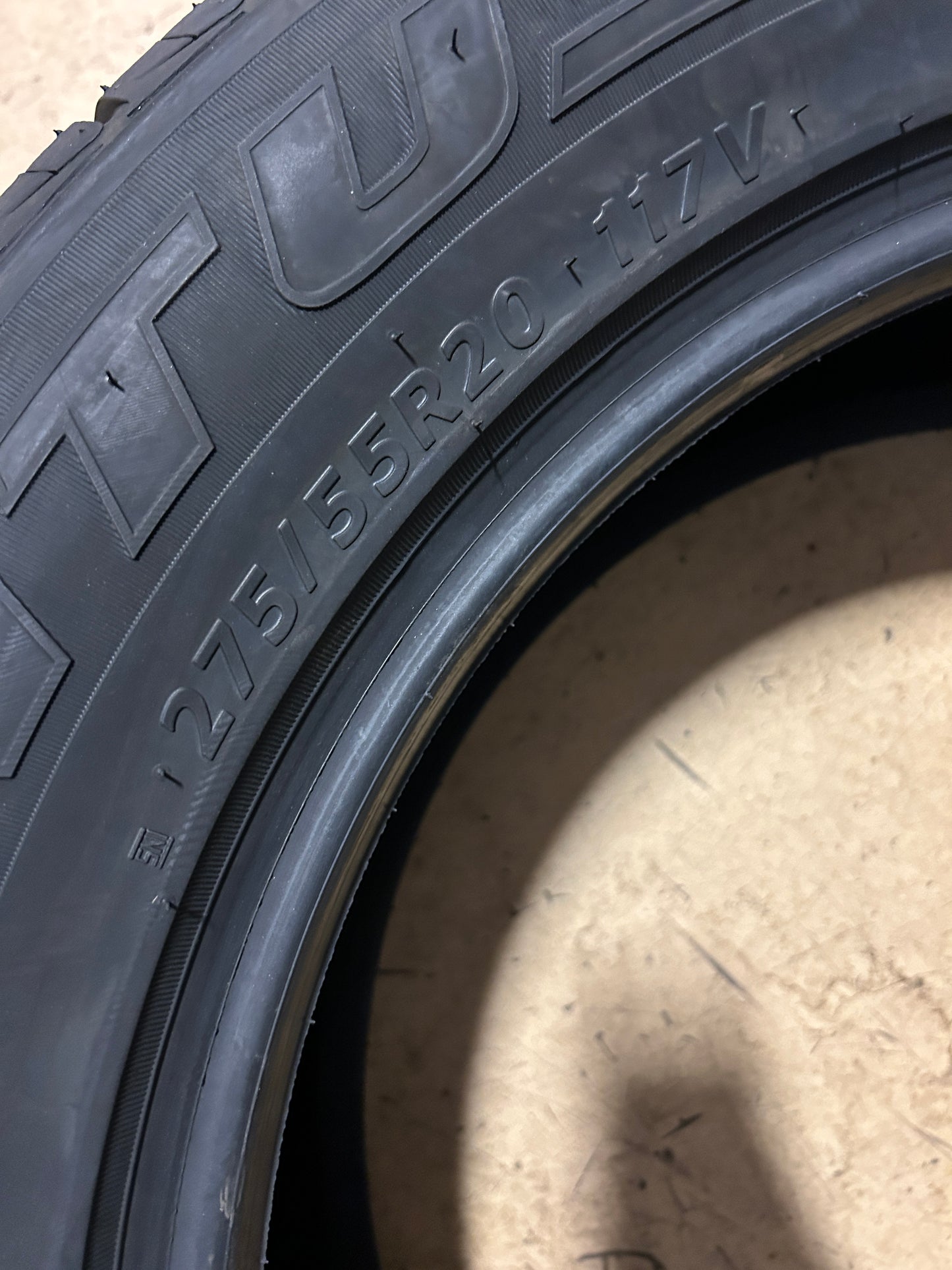 HANKOOK VENTUS ST BSW P 275 55 20 117V XL ALL SEASON TIRE 1004295