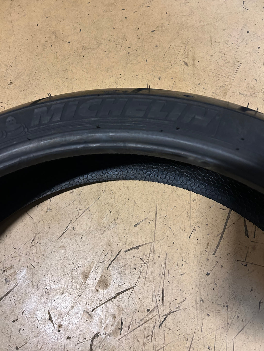 MICHELIN HARLEY DAVIDSON SCORCHER 11 120 70 19 60W FRONT TIRE 27741