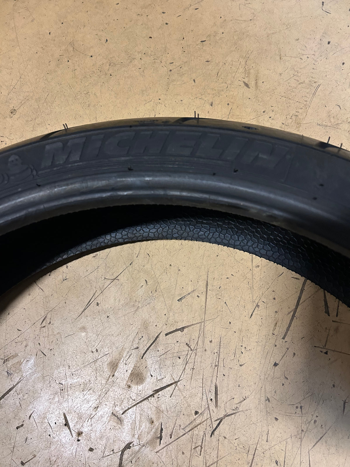 MICHELIN HARLEY DAVIDSON SCORCHER 11 120 70 19 60W FRONT TIRE 27741