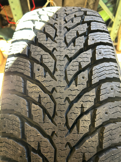 NOKIAN HAKKAPELIITTA LT 3 EV BSW LT 275 70 18 125/122Q 10PLY WINTER TIRE T430959