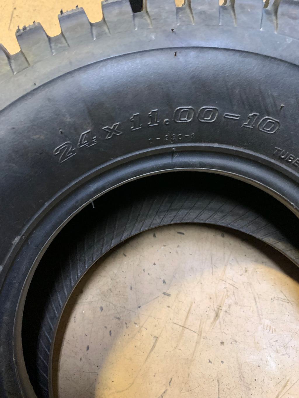 DEESTONE D930 BSW  24 11 10 4PLY ATV/UTV TIRE DS7365