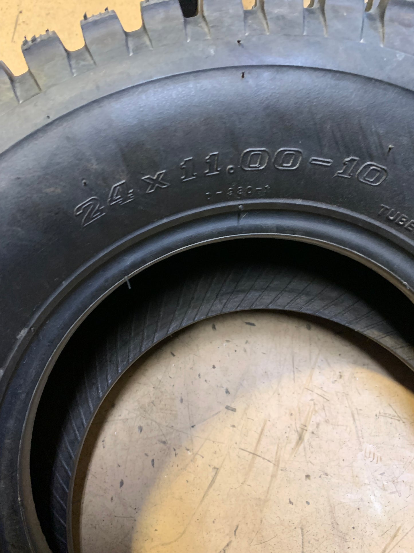 DEESTONE D930 BSW  24 11 10 4PLY ATV/UTV TIRE DS7365