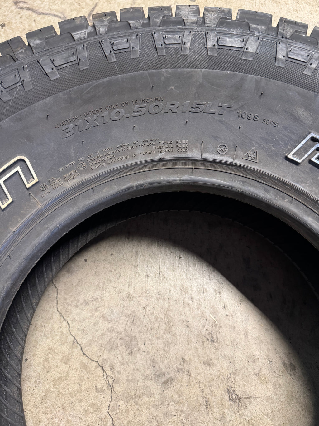 2 NOS PATHFINDER ALL TERRAIN OWL LT 31 10.5 15 109S 6PLY TIRE 2020518