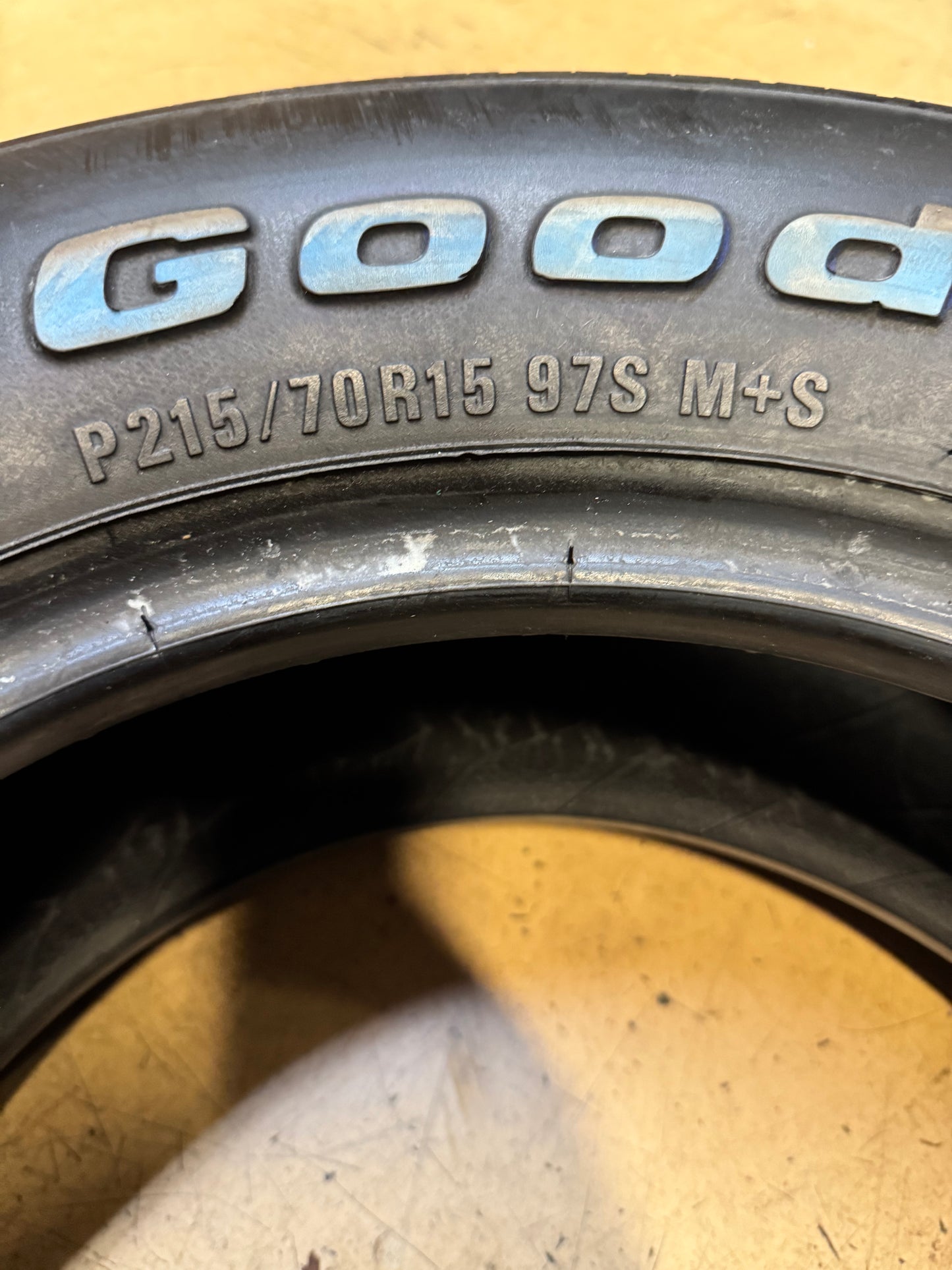 BFGOODRICH RADIAL T/A  RWL P 215 70 15 97S ALL SEASON TIRE 94777