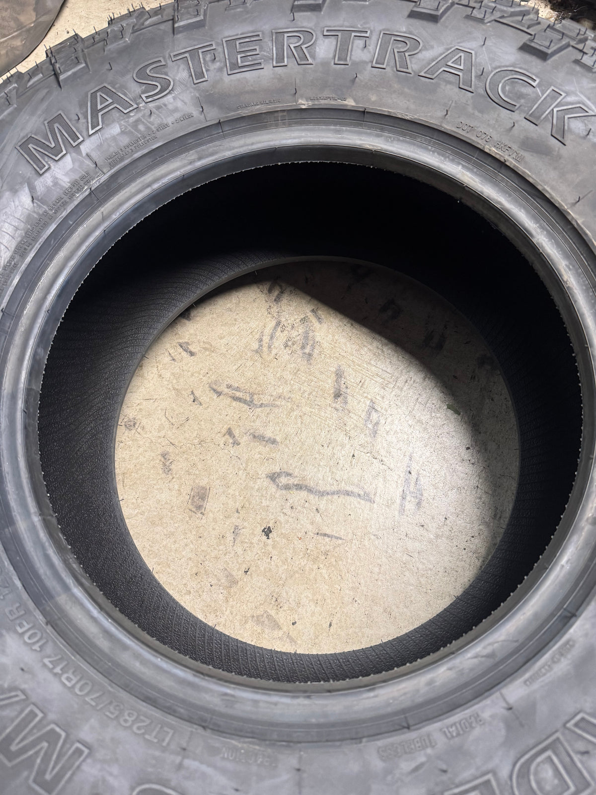 MASTERTRACK BADLANDS M/T BSW LT 285 70 17 126/123S 10PLY MUD TERRAIN TIRE MASTMT003