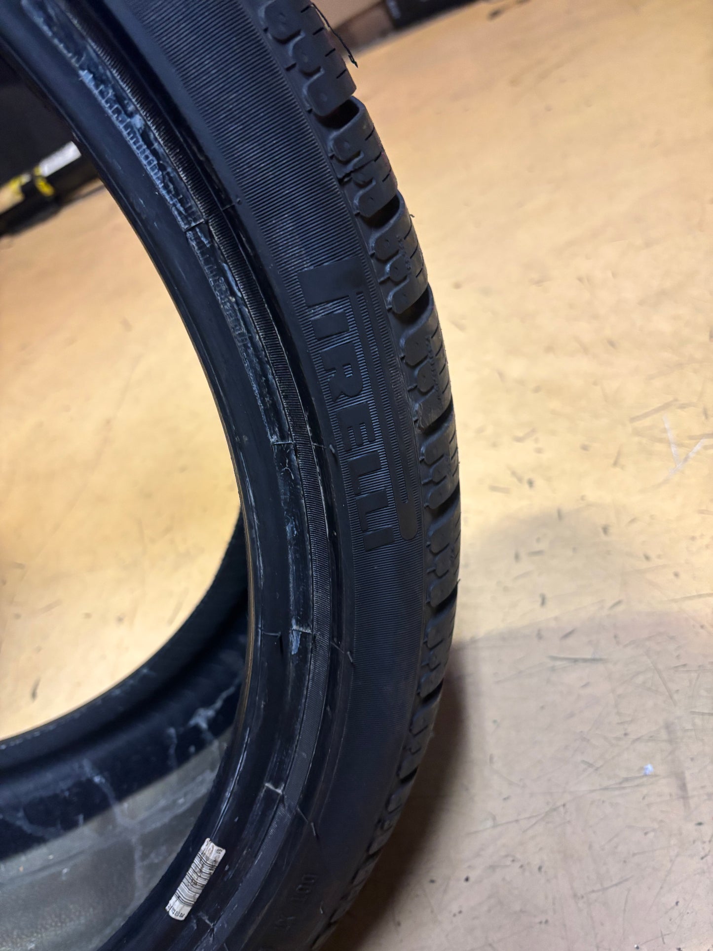 NOS PIRELLI SOTTOZERO ALP WINTER 270 SERIES II P 285 30 20 99W XL SNOW WINTER TIRE PW2702853020