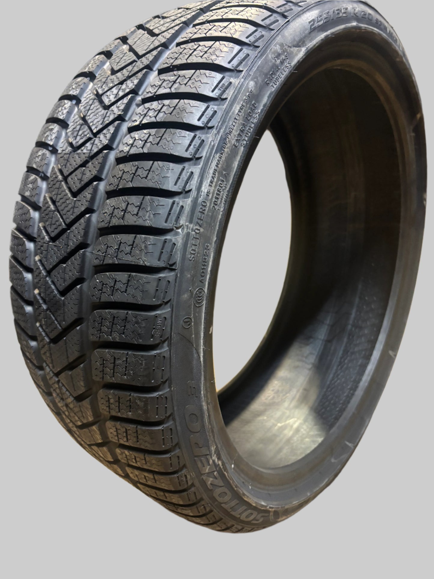 PIRELLI WINTER SOTTOZERO 3 (J) JAGUAR P 255 35 20 97W XL SNOW WINTER TIRE 2515800