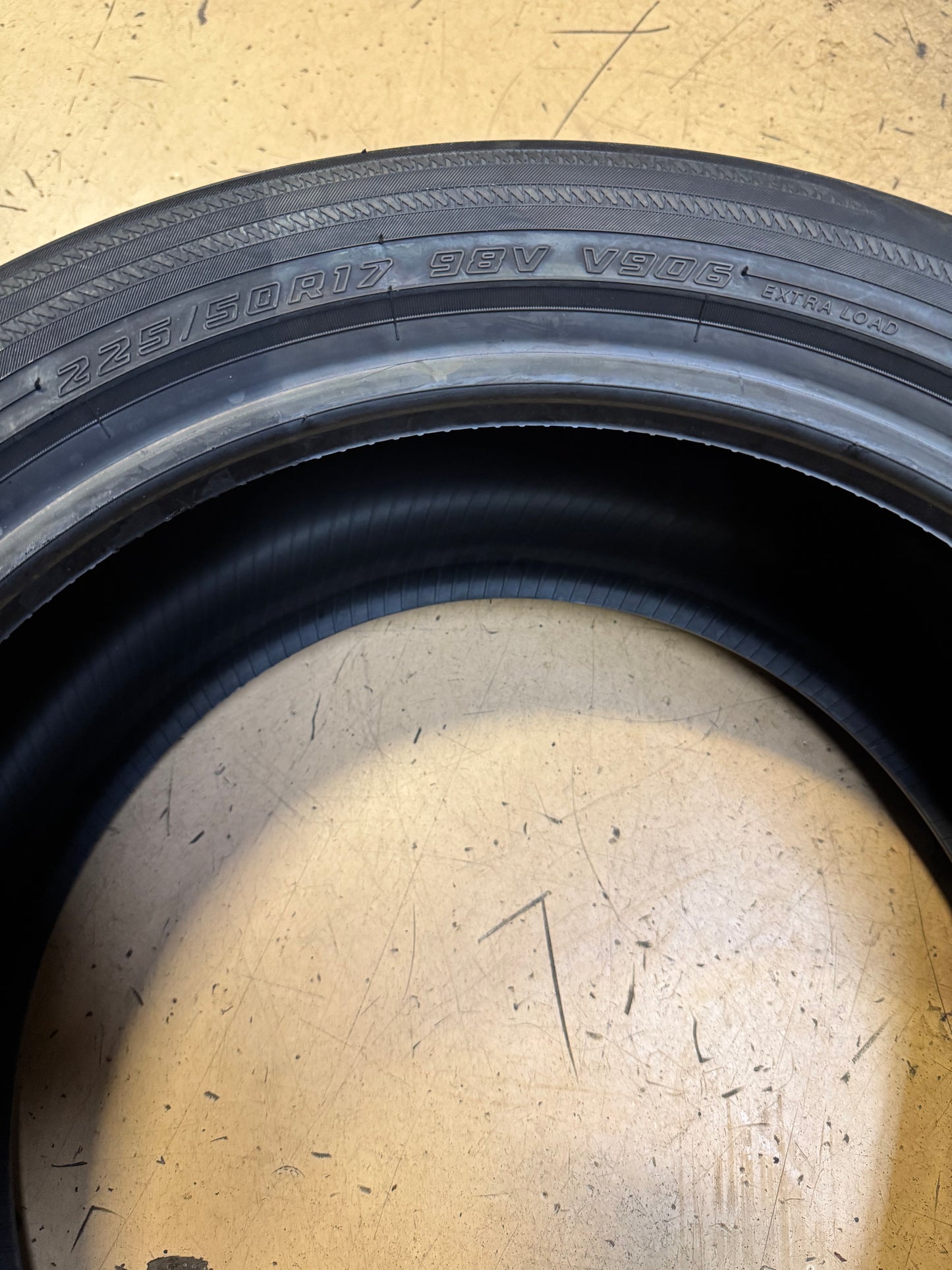 YOKOHAMA BLUEARTH WINTER V906 BSW P 225 50 17 98V XL WINTER TIRE 110109605