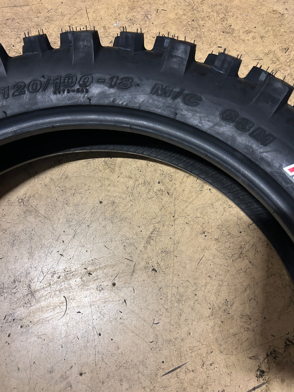 KENDA PARKER DT BSW  120 100 18 68M REAR DIRT BIKE TIRE 16000077