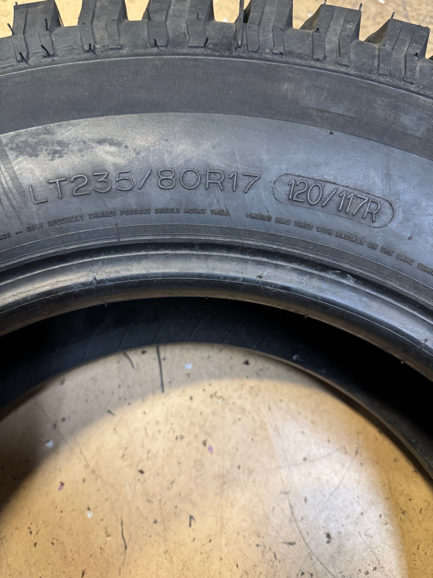 NOS RETREAD MICHELIN LTX M/S 2 BSW LT 235 80 17 120/117R 10PLY ALL TERRAIN TIRE 02327