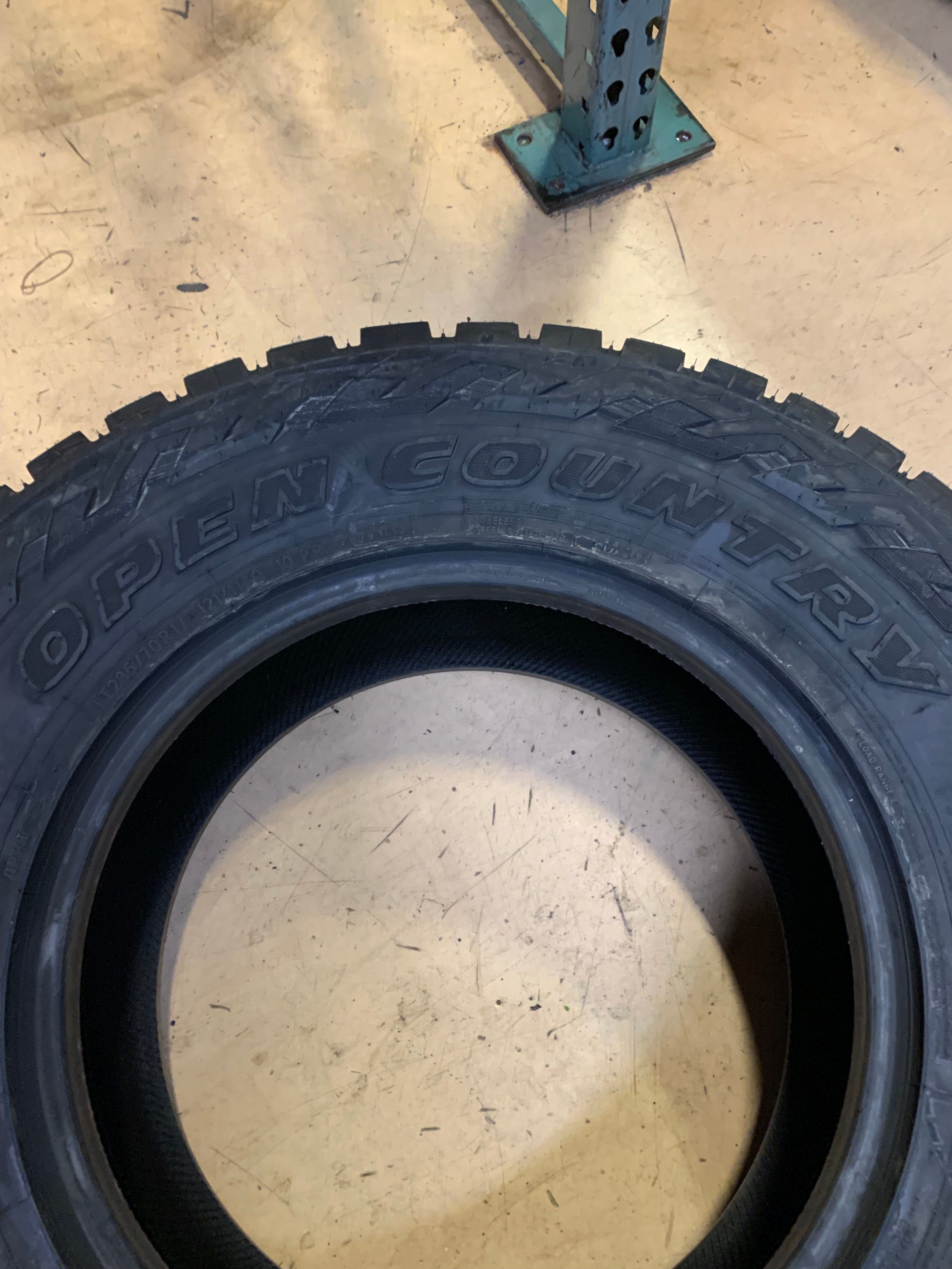 (KSL ONLY) NOS TOYO OPEN COUNTRY R/T BSW LT 285 70 17 121/118Q 10 PLY ALL TERRAIN TIRE 350160