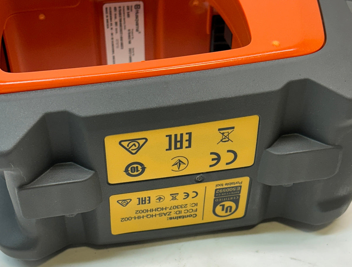 HUSQVARNA CORDLESS CORE DRILL W/ 2 BATTERIES & CHARGER DM 540I