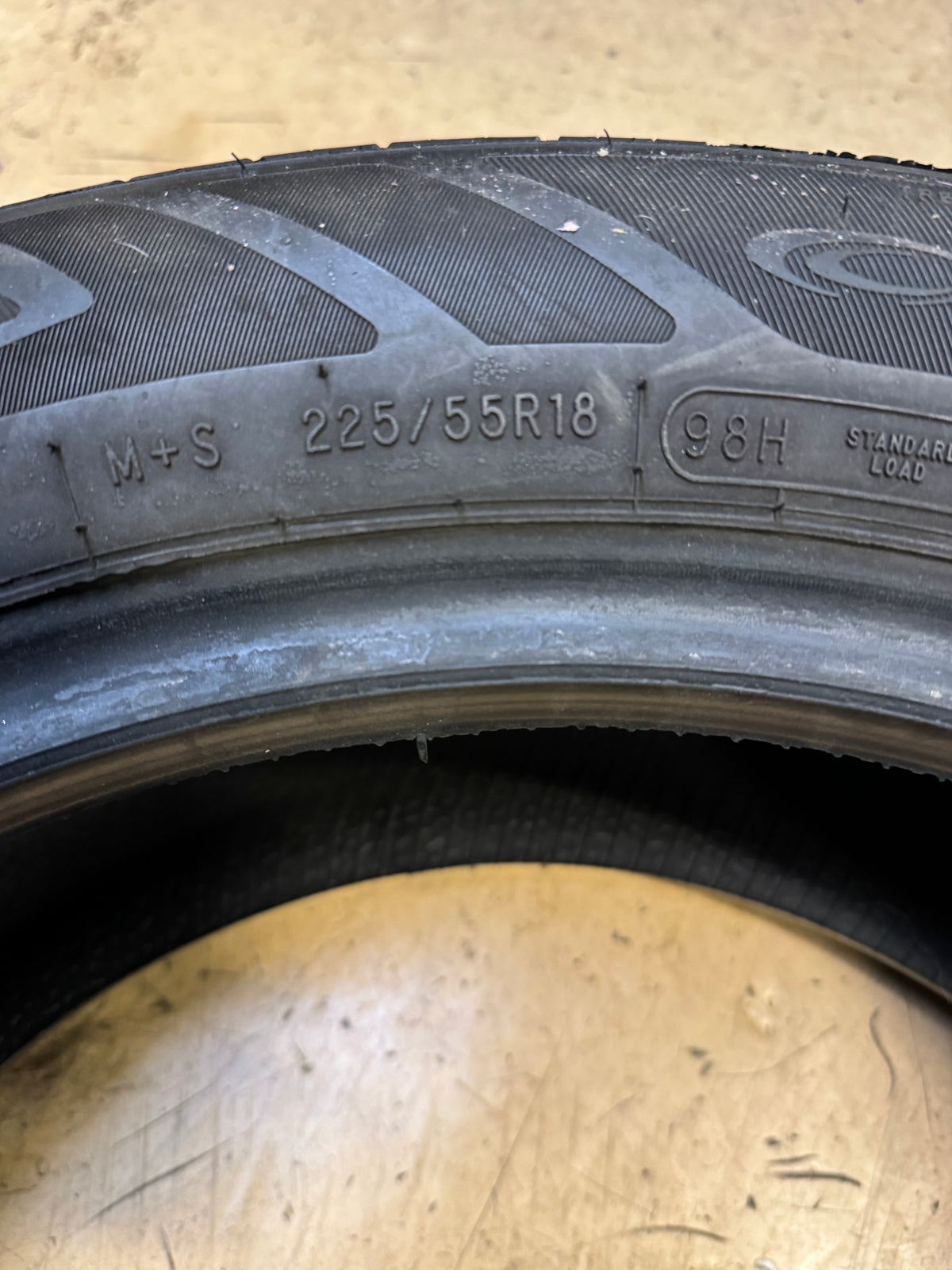 USED 7/32” COOPER ENDEAVOR PLUS BSW P 225 55 18 98H ALL SEASON TIRE 166245009