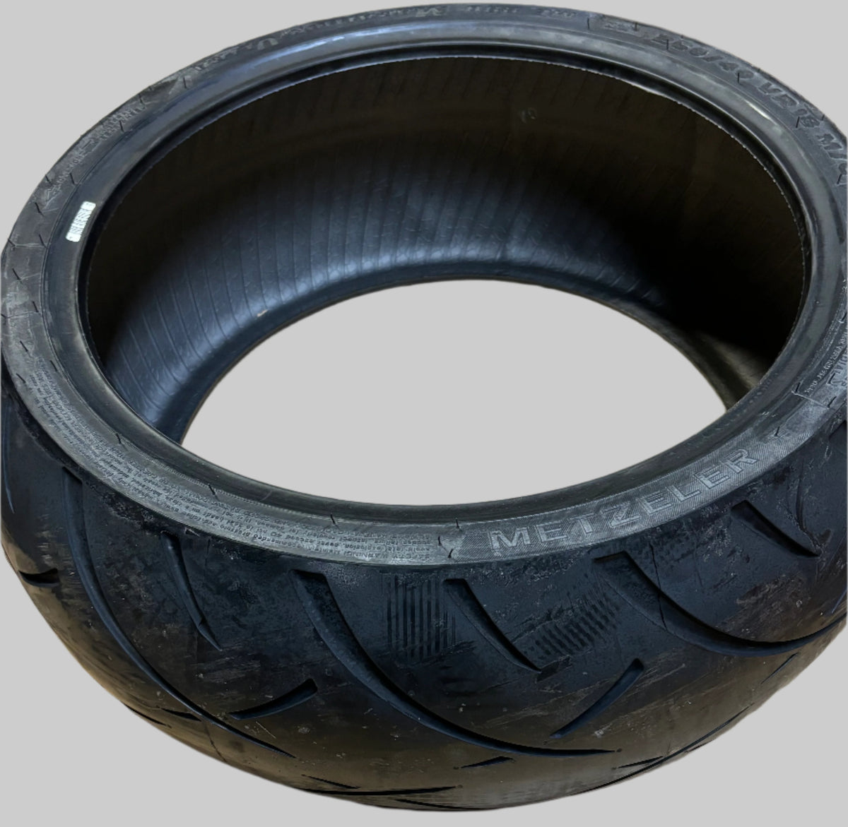 METZELER ME888 MARATHON ULTRA BSW 260 40 18 84V REAR MOTORCYCLE TIRE 2781500