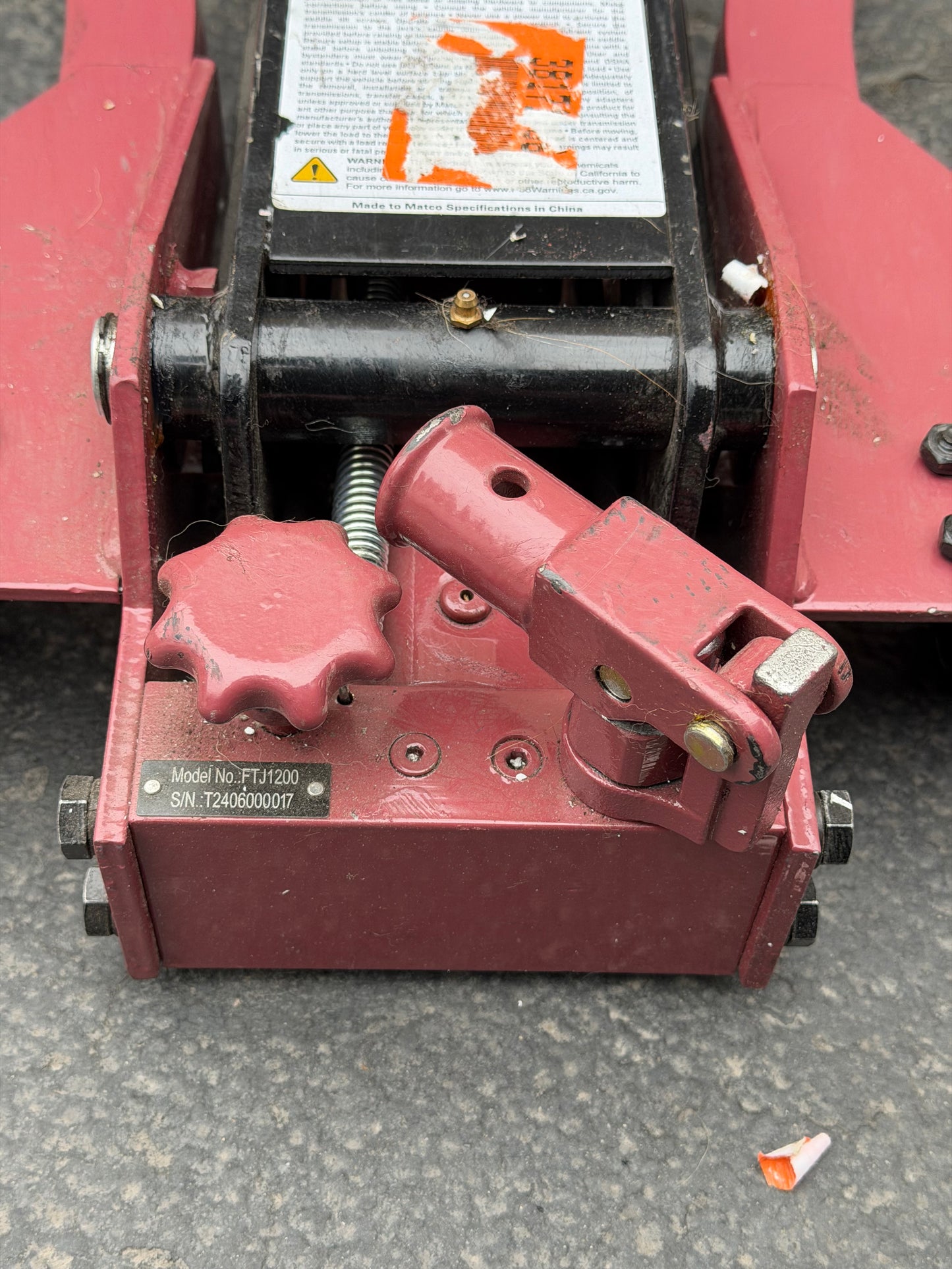MATCO TOOLS 1200LBS FLOOR STYLE TRANSMISSION JACK FTJ1200
