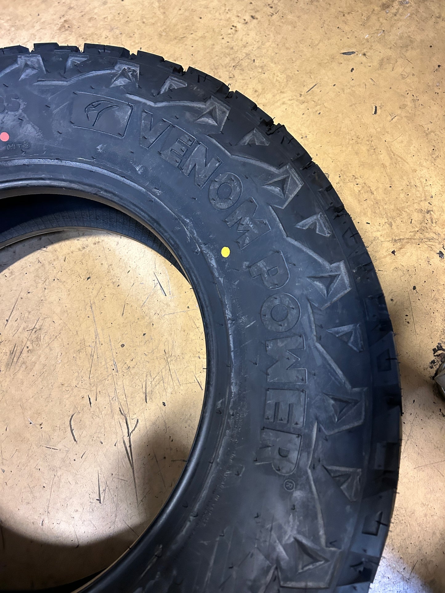 VENOM POWER TERRA HUNTER X/T LT 245 75 17 121/118S 10PLY RUGGED TIRE VPXT224R