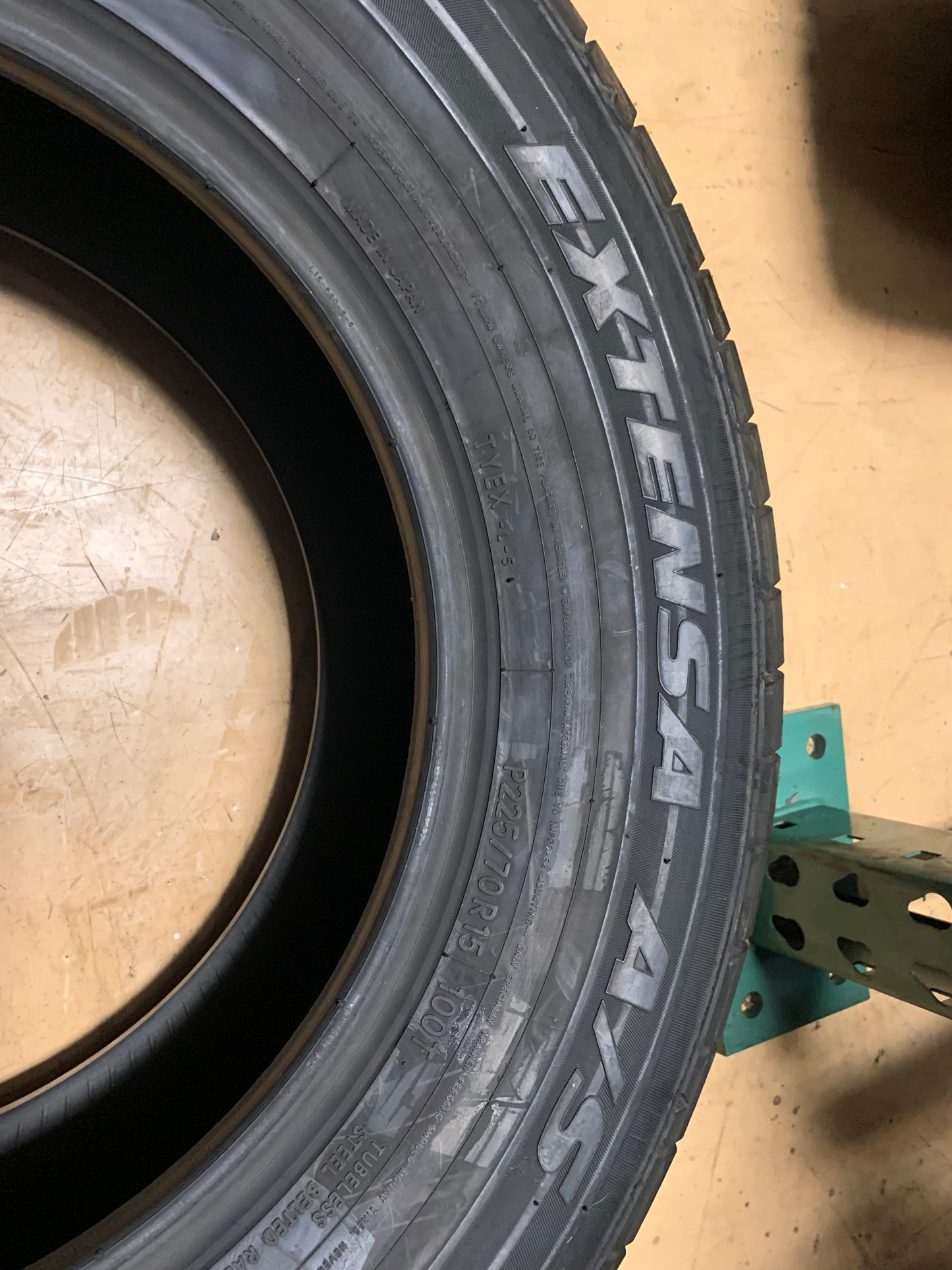 2  TOYO  EXTENSA AS NWW P 225 70 16 100T ALL SEASON TIRES  147480