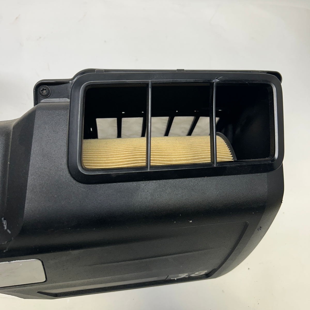 PORSCHE AIR FILTER AND HOUSING ASSEMBLY SLIGHT DAMAGE SHOWN  99711002231