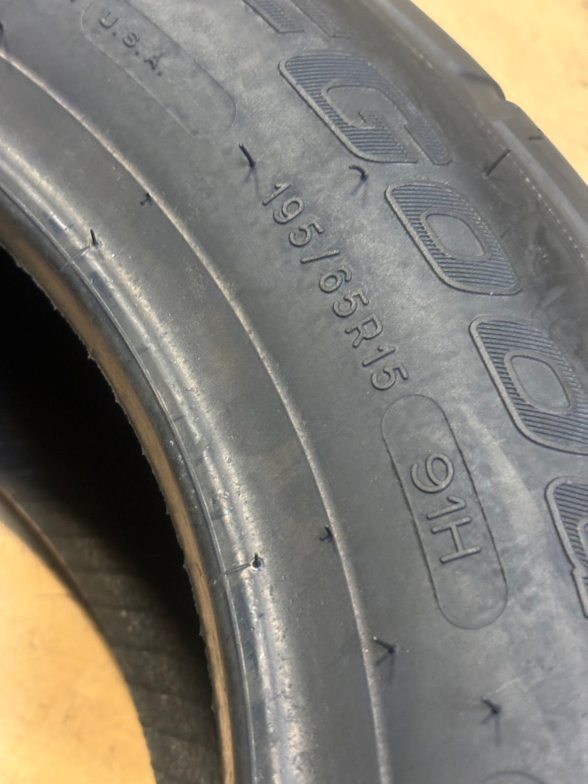 BFGOODRICH ADVANTAGE T/A SPORT P 195 65 15 91H SL ALL SEASON TIRE 12687