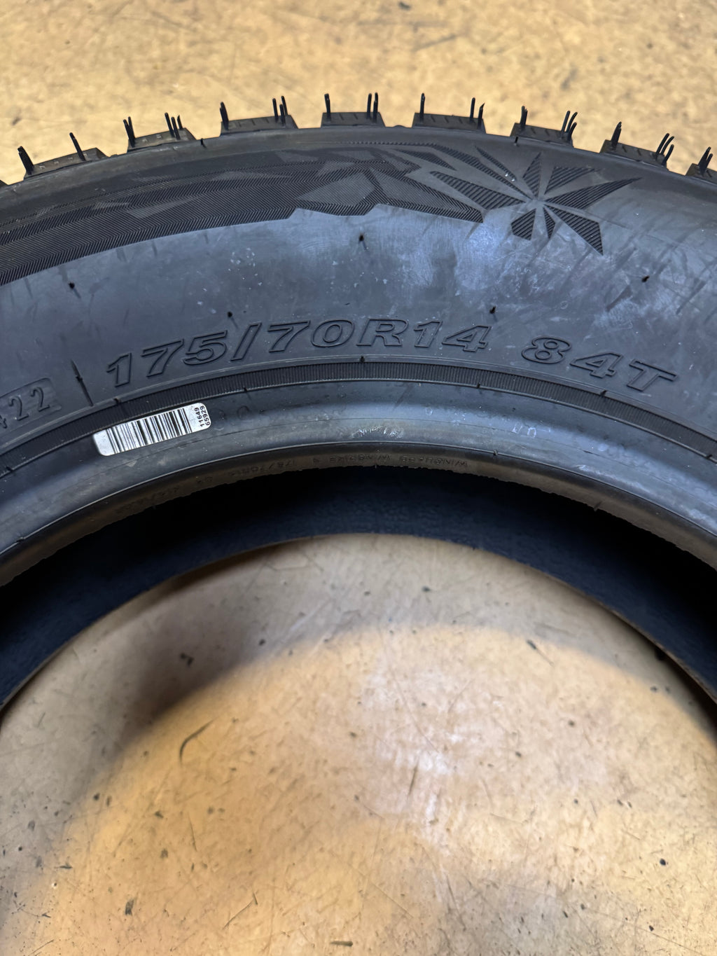 2 NEXEN WINGUARD WINSPIKE 3 BSW P 175 70 14 84T WINTER TIRE 18399NXK
