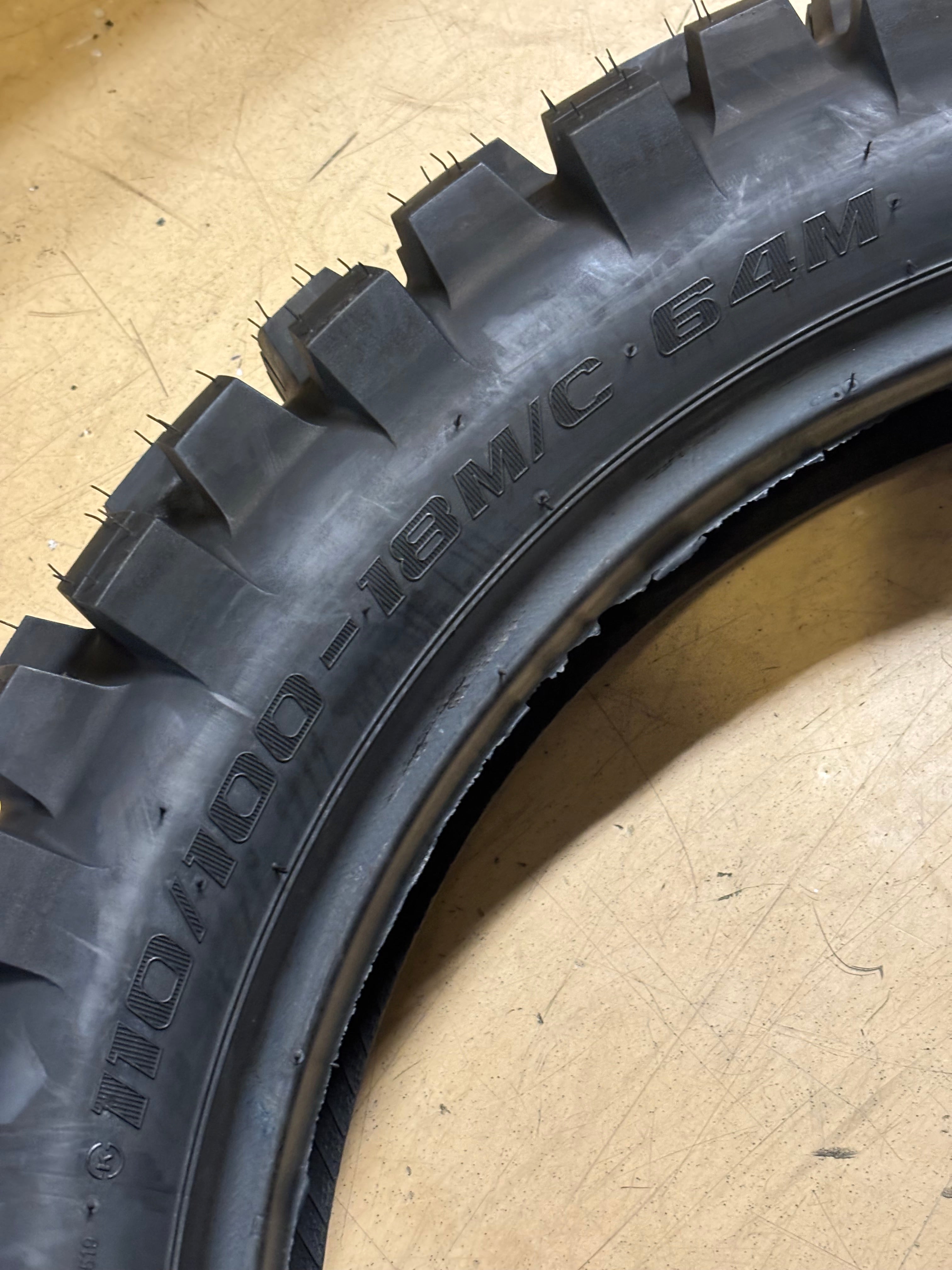 SHINKO 525 CHEATER 110 100 18 64M REAR MOTORCYCLE TIRE 87-4326S