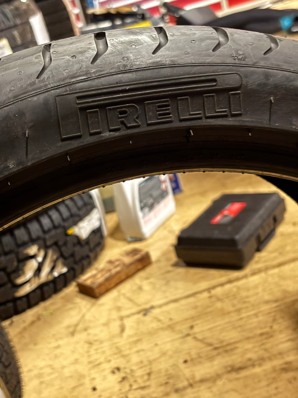 PIRELLI P ZERO (MO) MERCEDES P 275 35 20 102Y XL UHP TIRE 2563400