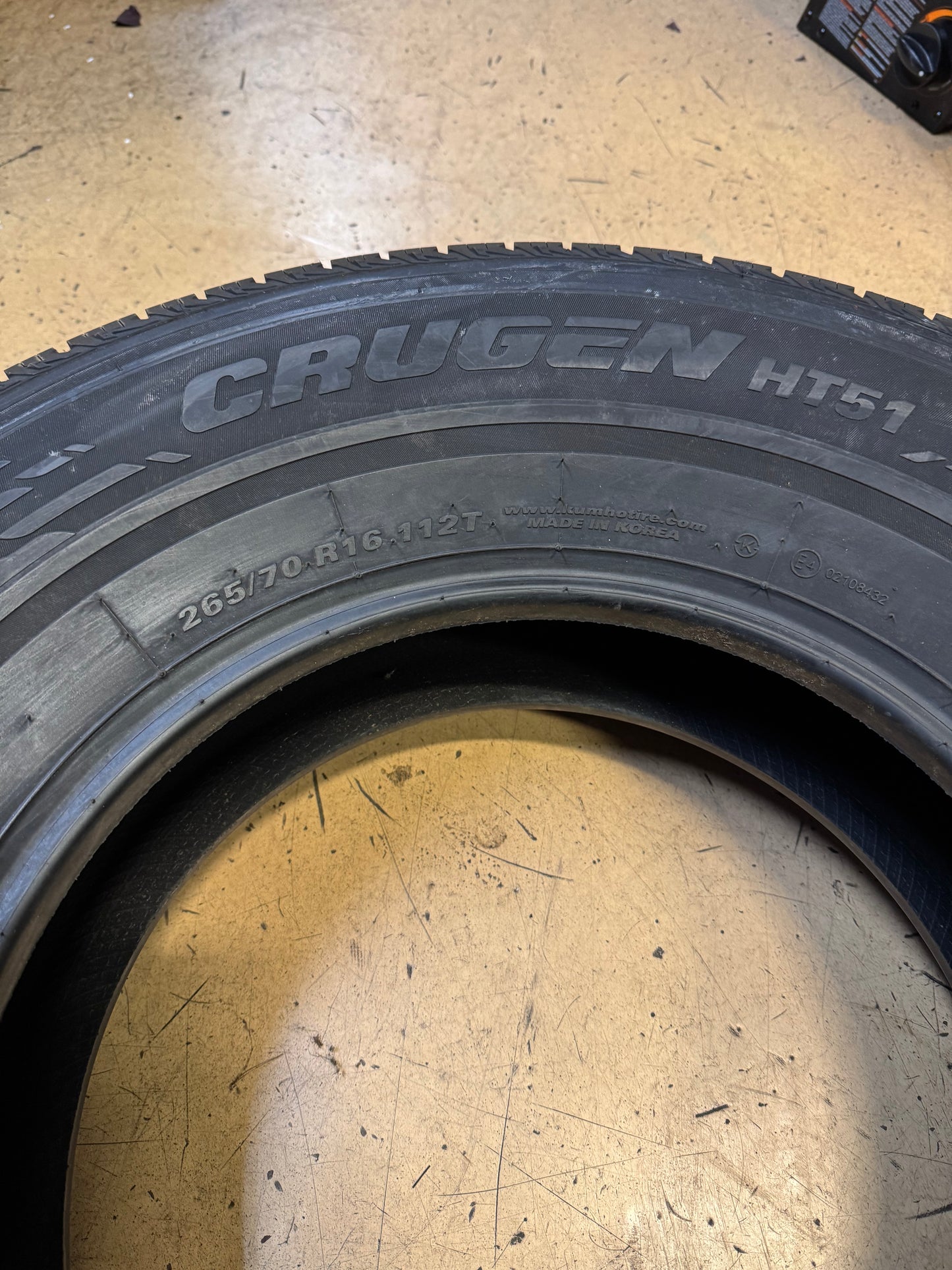 2 NOS KUMHO CRUGEN HT51 BSW P 265 70 16 112T ALL WEATHER TIRE 2181953