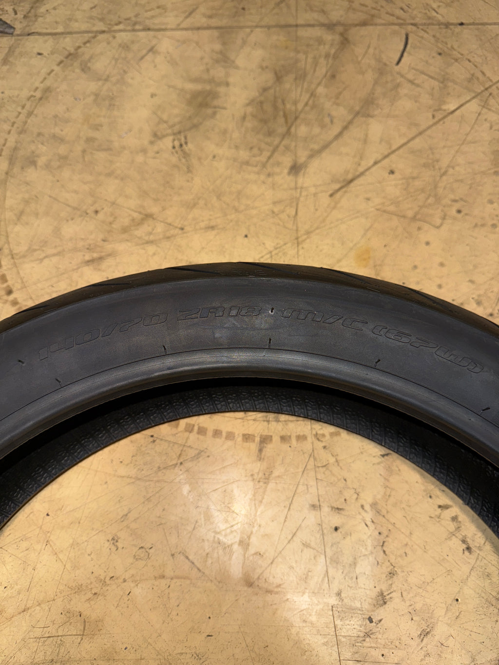 METZELER ROADTEC INTERACT Z8 140 80 18 67W REAR MOTORCYCLE TIRE 2415800