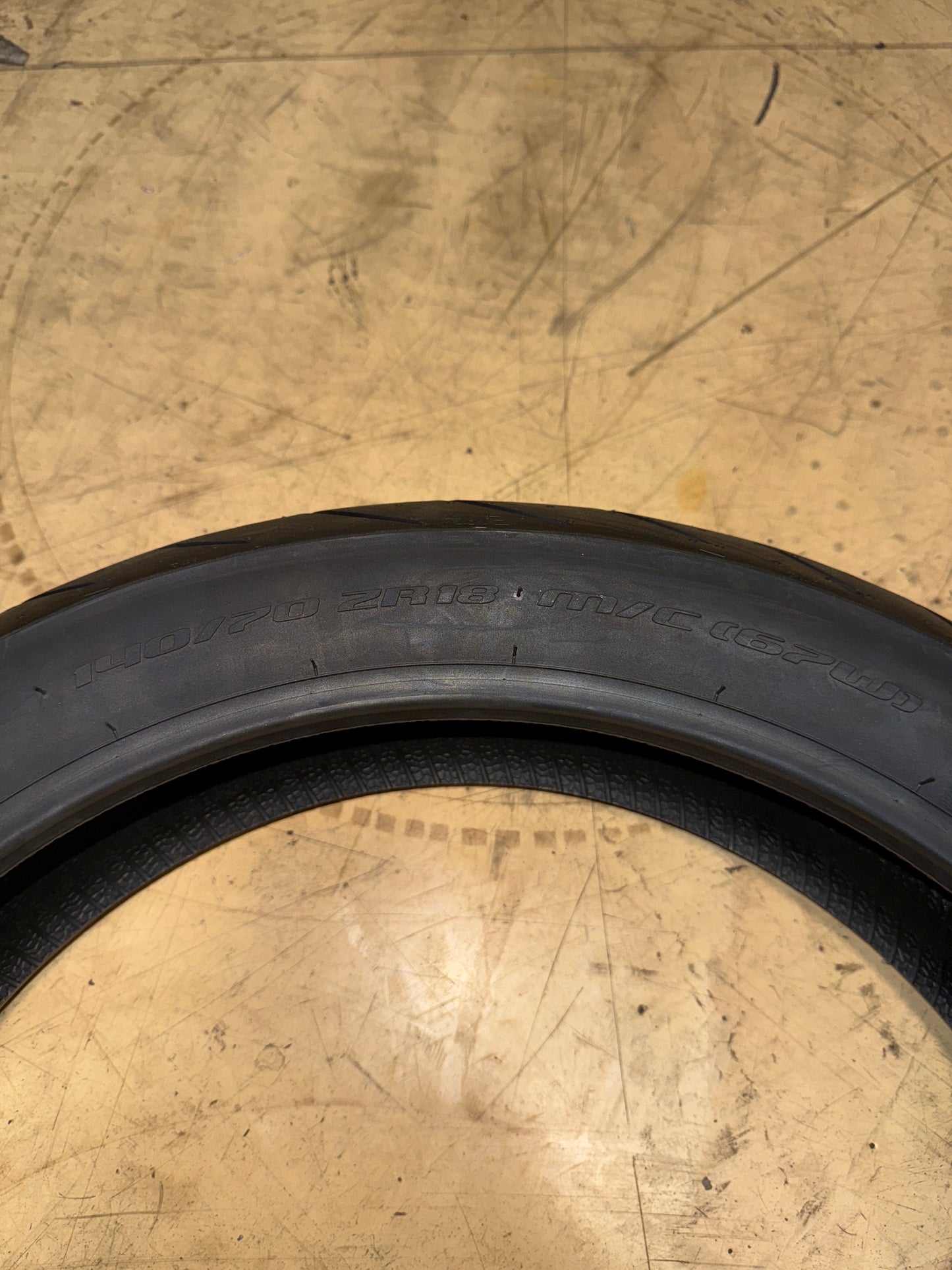 METZELER ROADTEC INTERACT Z8 140 80 18 67W REAR MOTORCYCLE TIRE 2415800
