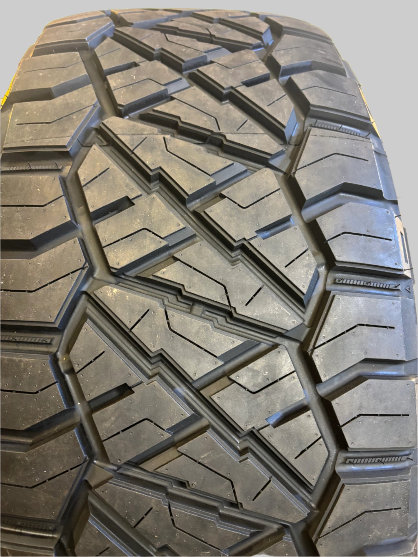 NITTO RIDGE GRAPPLER  BSW P 275 55 20 117T XL ALL TERRAIN TIRE 217670
