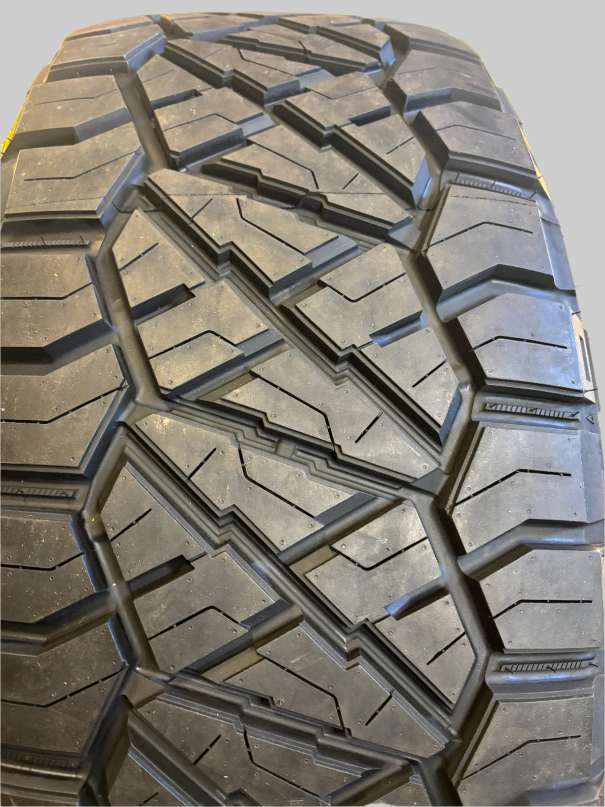 NITTO RIDGE GRAPPLER  BSW P 275 55 20 117T XL ALL TERRAIN TIRE 217670