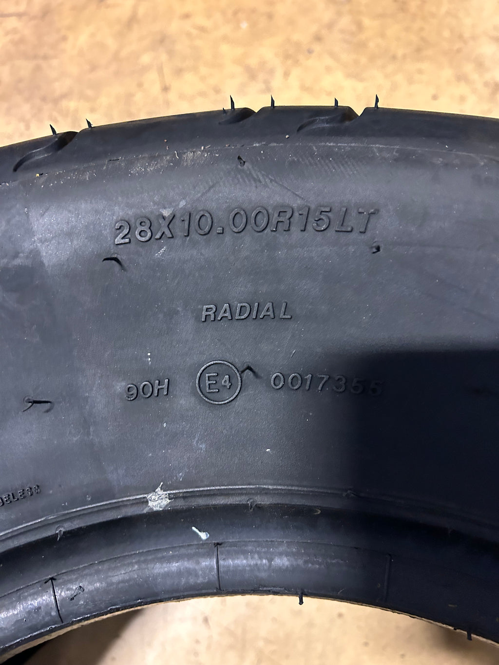 MICKEY THOMPSON SPORTSMAN S/R LT 28 10 15 90H PERFORMANCE TIRE 90000000223