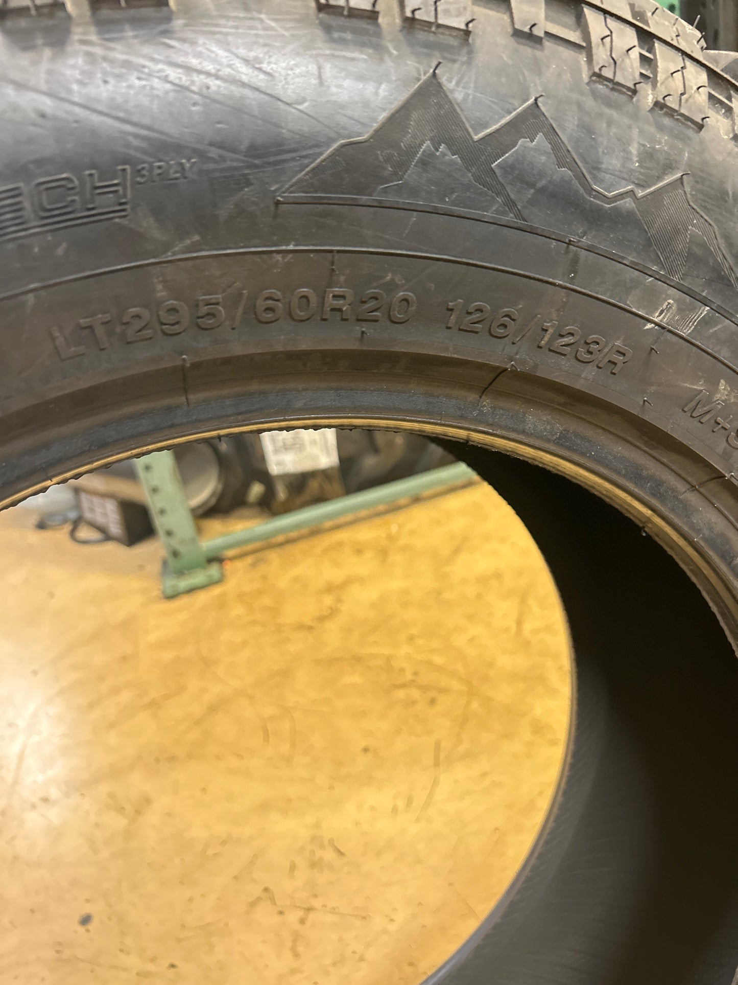 MILESTAR PATAGONIA X/T BSW LT295 60 20 126/123R 10PLY ALL SEASON TIRE 22935005