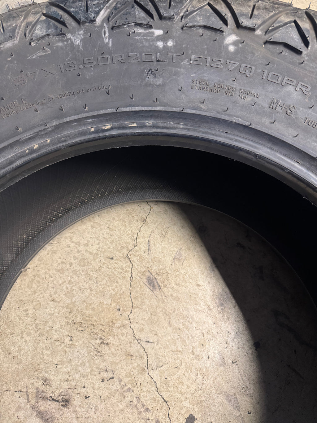 HAIDA HD878 R/T BSW LT 37 13.5 20 127Q 10PLY RUGGED TERRAIN TIRE 30017382