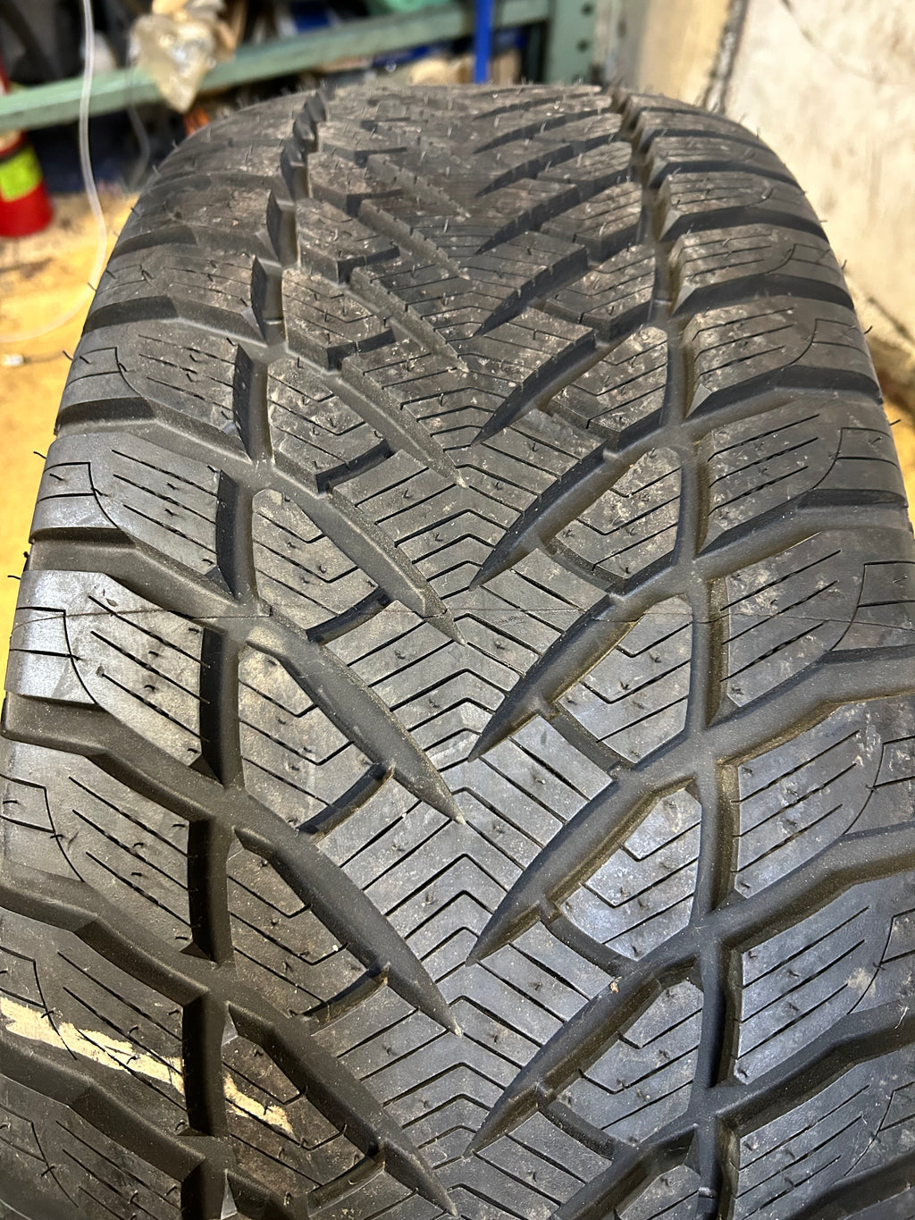 NOS GOODYEAR EAGLE ULTRA GRIP BSW P 265 60 17 108H WINTER TIRE 166043528