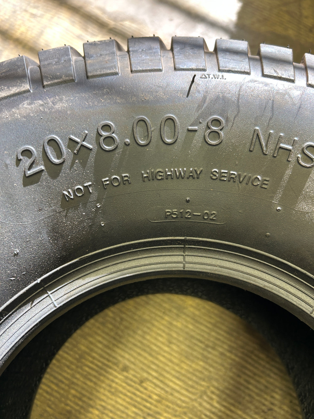 OTR CHEVRON II BSW 20 8 8 4PLY LAWN T101042080010