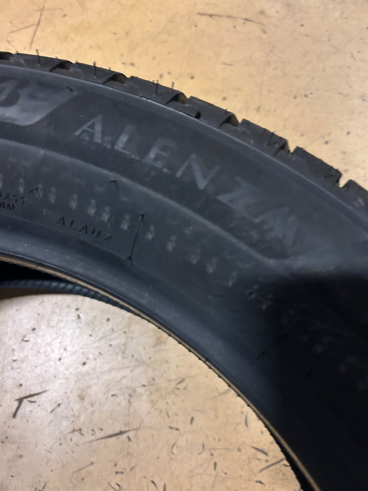 BRIDGESTONE ALENZA AS ULTRA BSW P 235 55 20 102V  ALL SEASON TIRE 008345