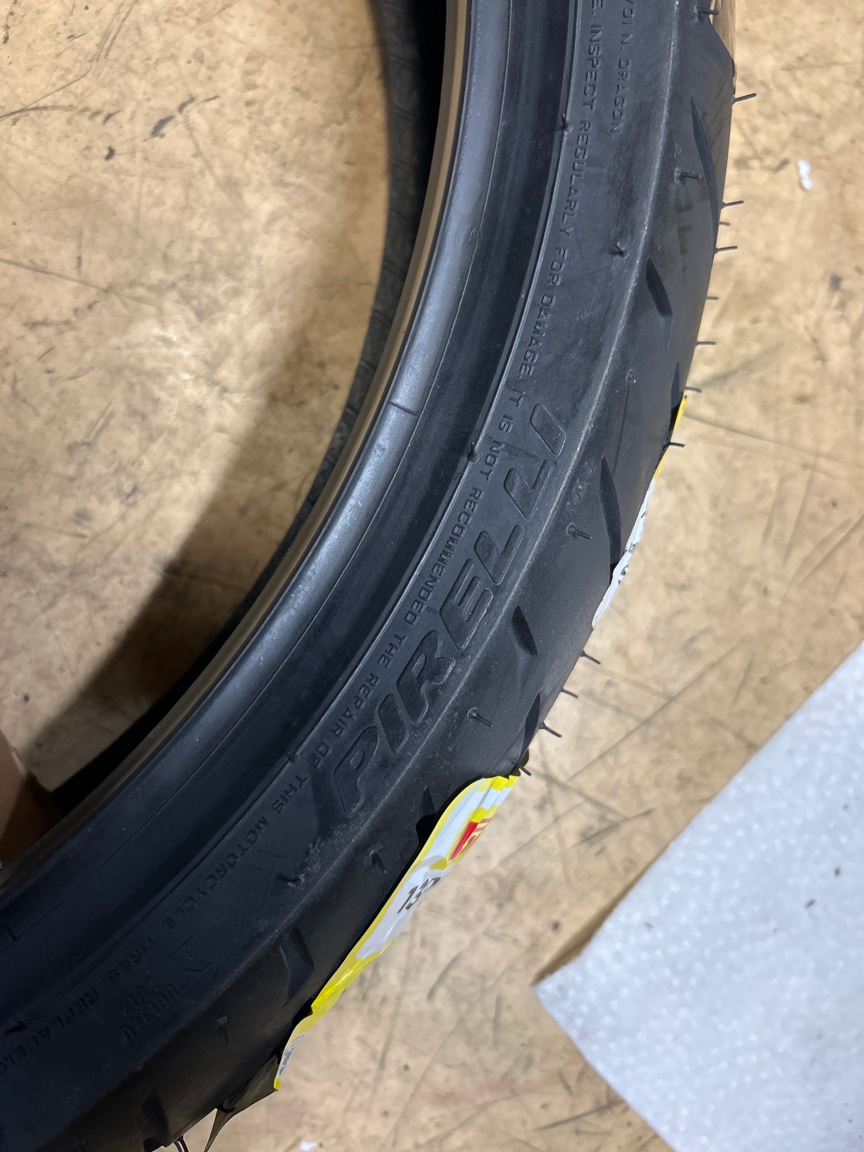 PIRELLI NIGHT DRAGON BSW  130 60 19 61H FRONT MOTORCYCLE TIRE 2812100