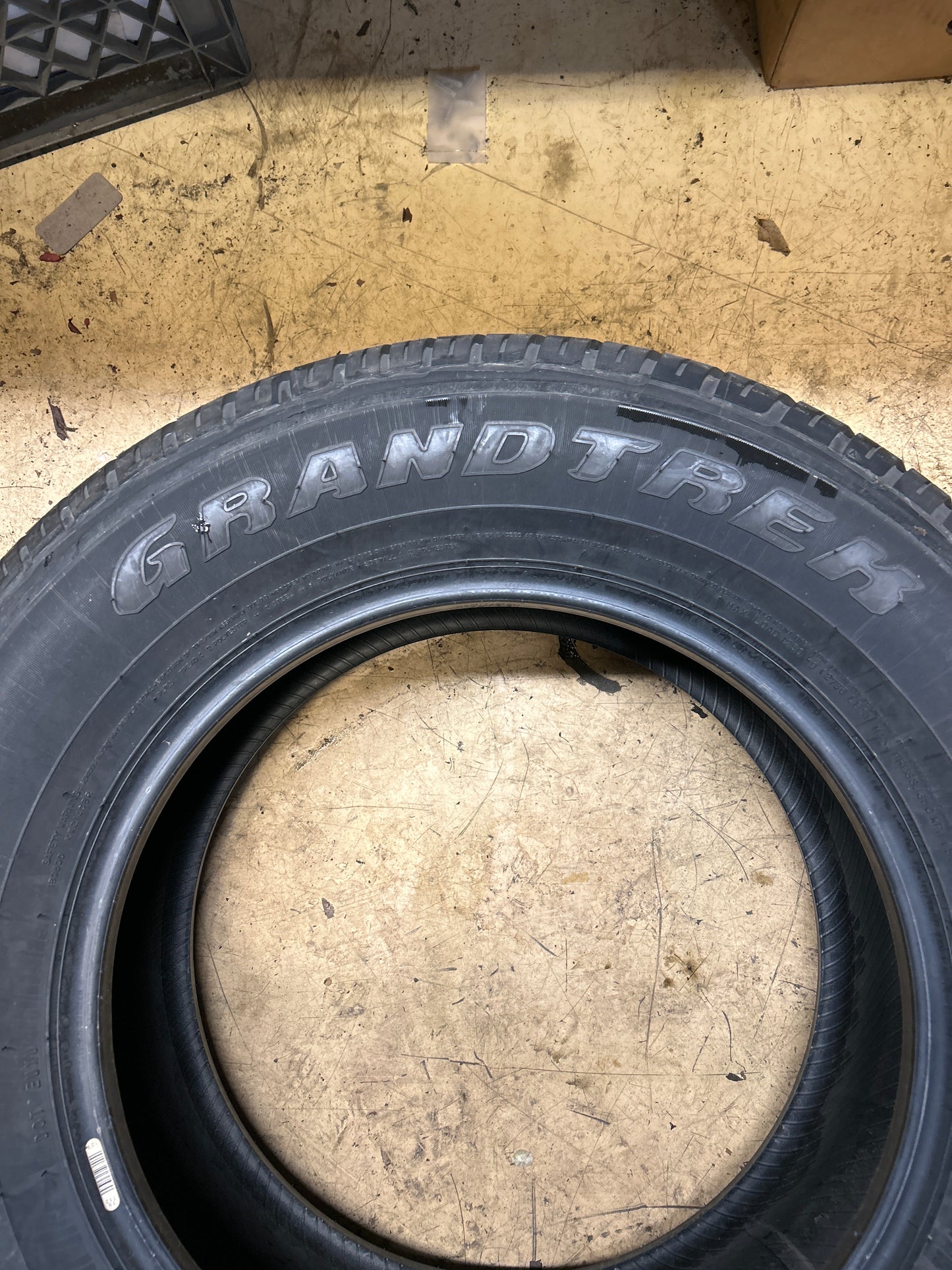 DUNLOP GRANDTREK AT23 BSW P 285 60 18 116V ALL SEASON TIRE 57000250
