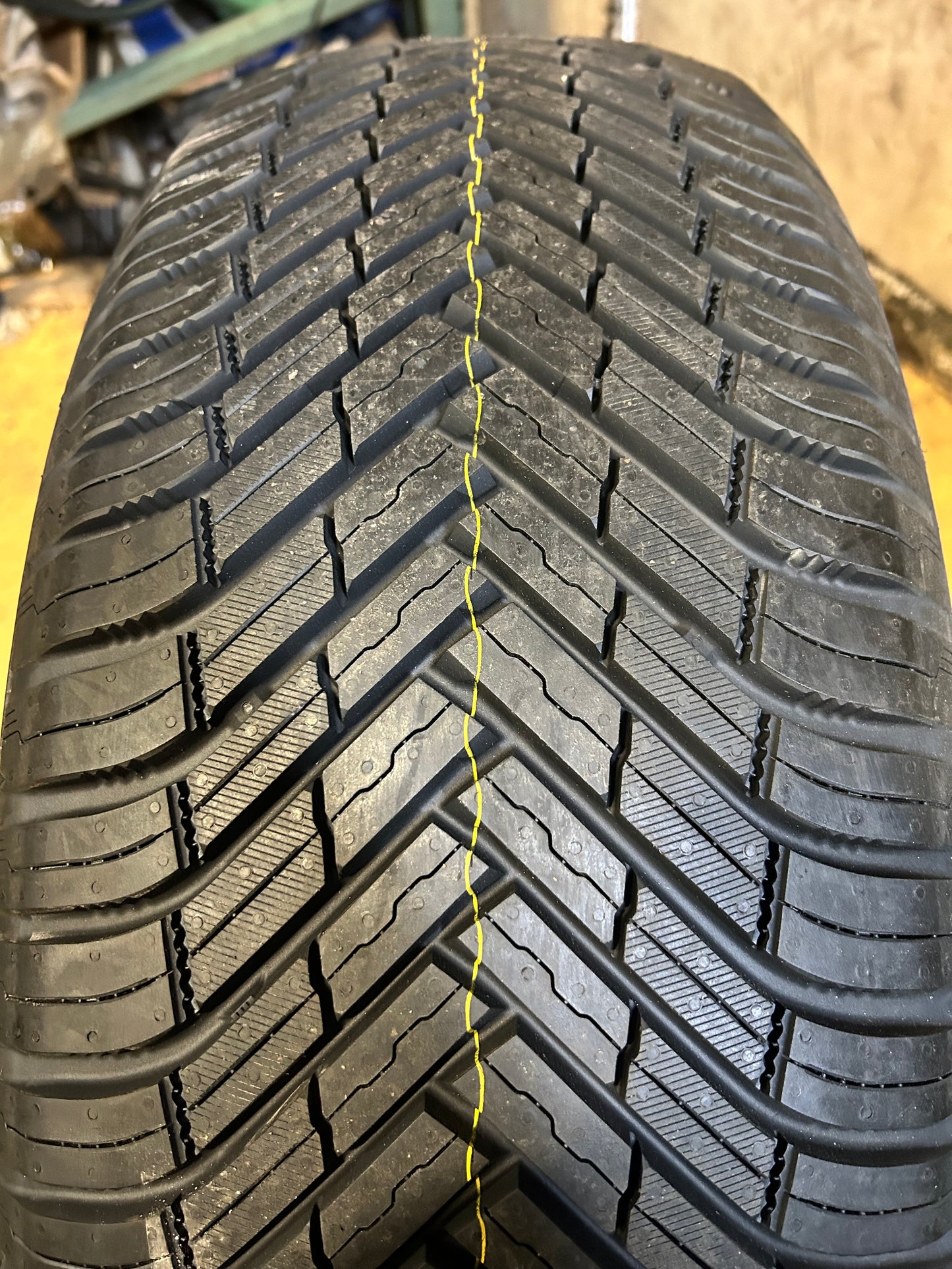 NEXEN NBLUE 4SEASON 2 BSW P 245 60 18 105V ALL SEASON TIRE 16107NXK