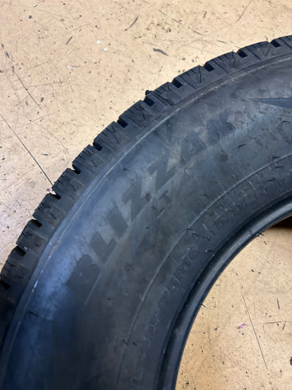 BRIDGESTONE BLIZZAK LT BSW LT 225 75 16 115/112R WINTER TIRE 000647