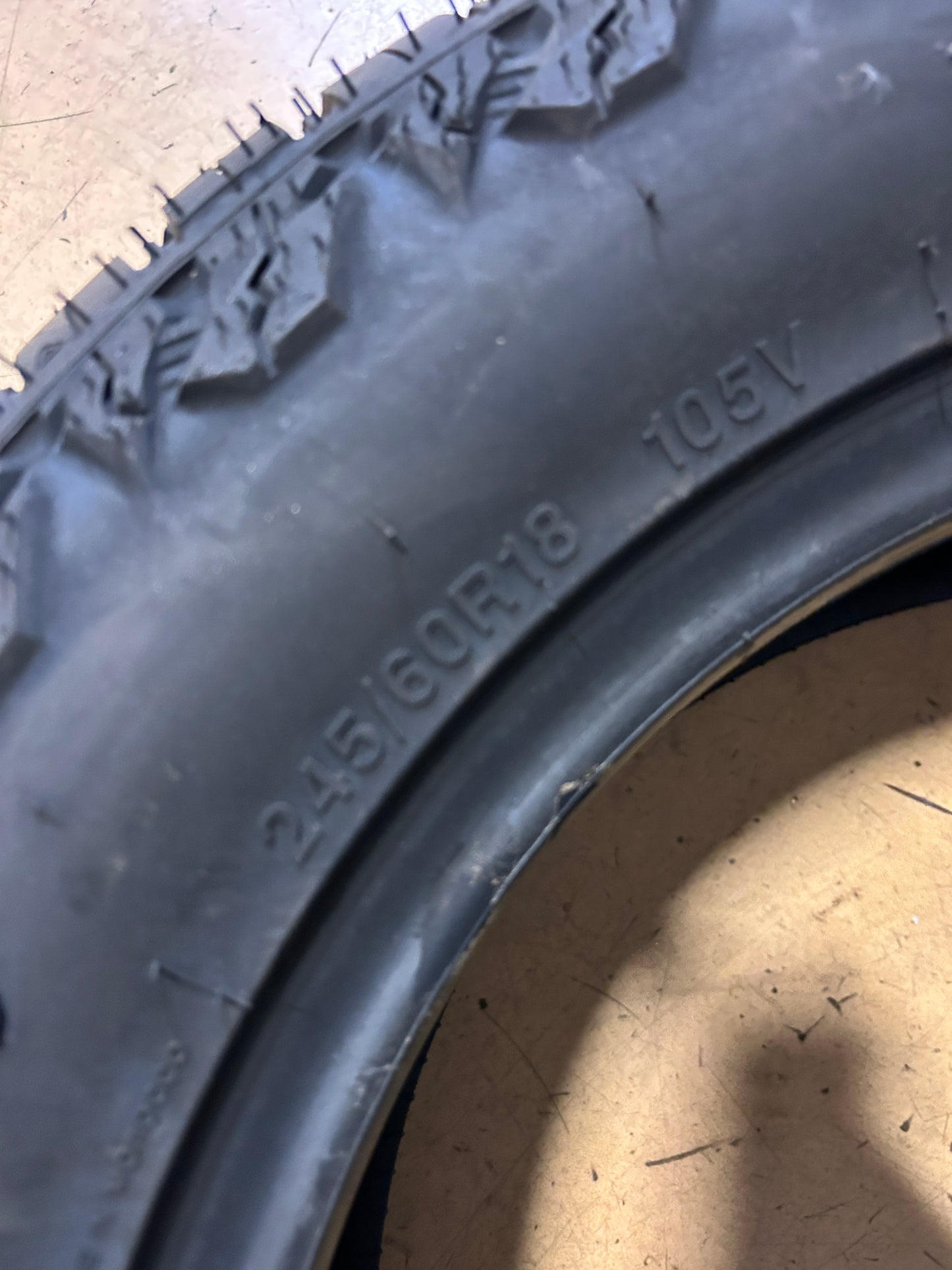 DELINTE CENTURION A/T BSW P 245 60 18 105V ALL TERRAIN TIRE 714234