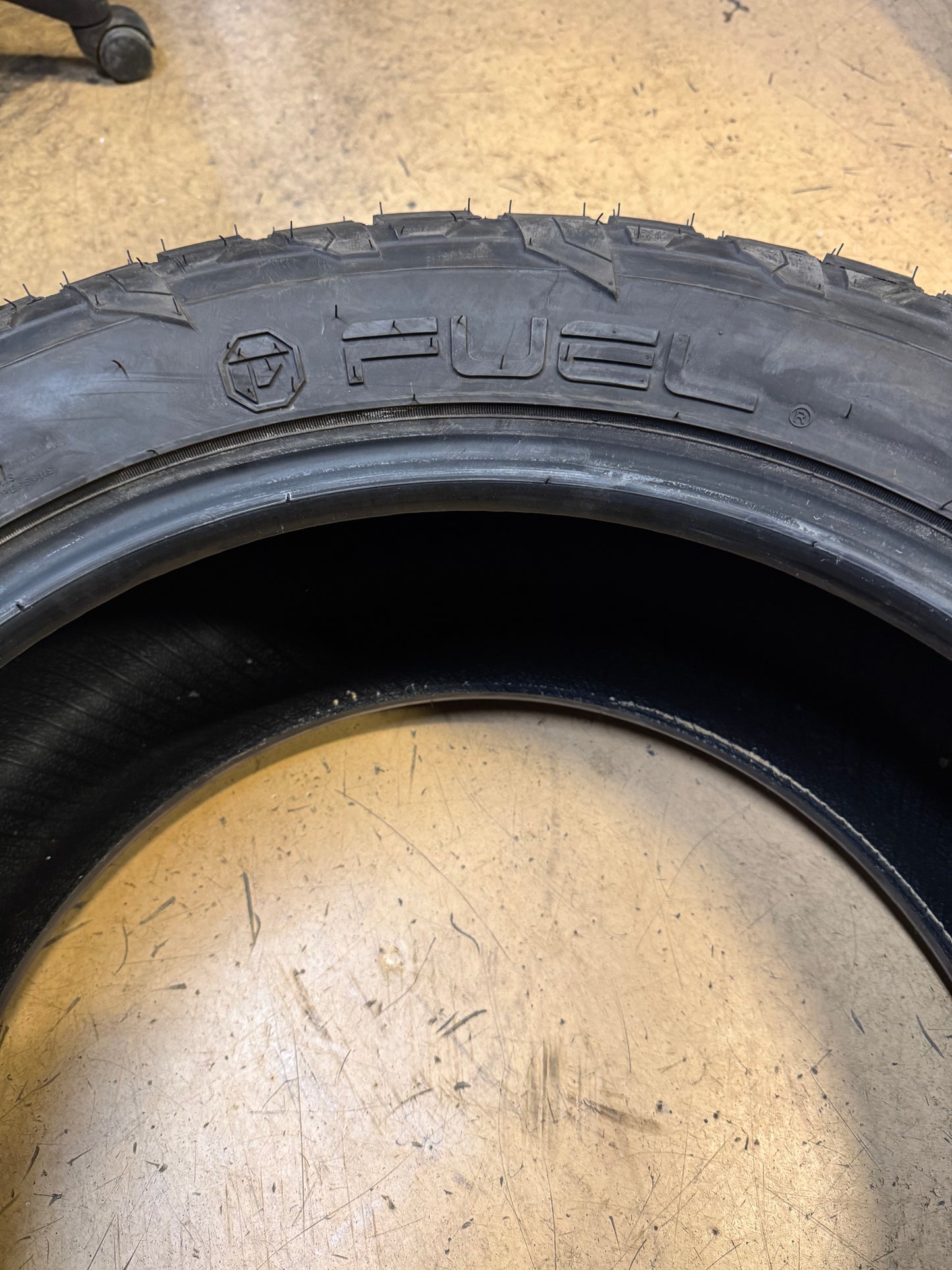 FUEL GRIPPER A/T BSW P 275 55 20 117S XL ALL TERRAIN TIRE RFAT27555R20