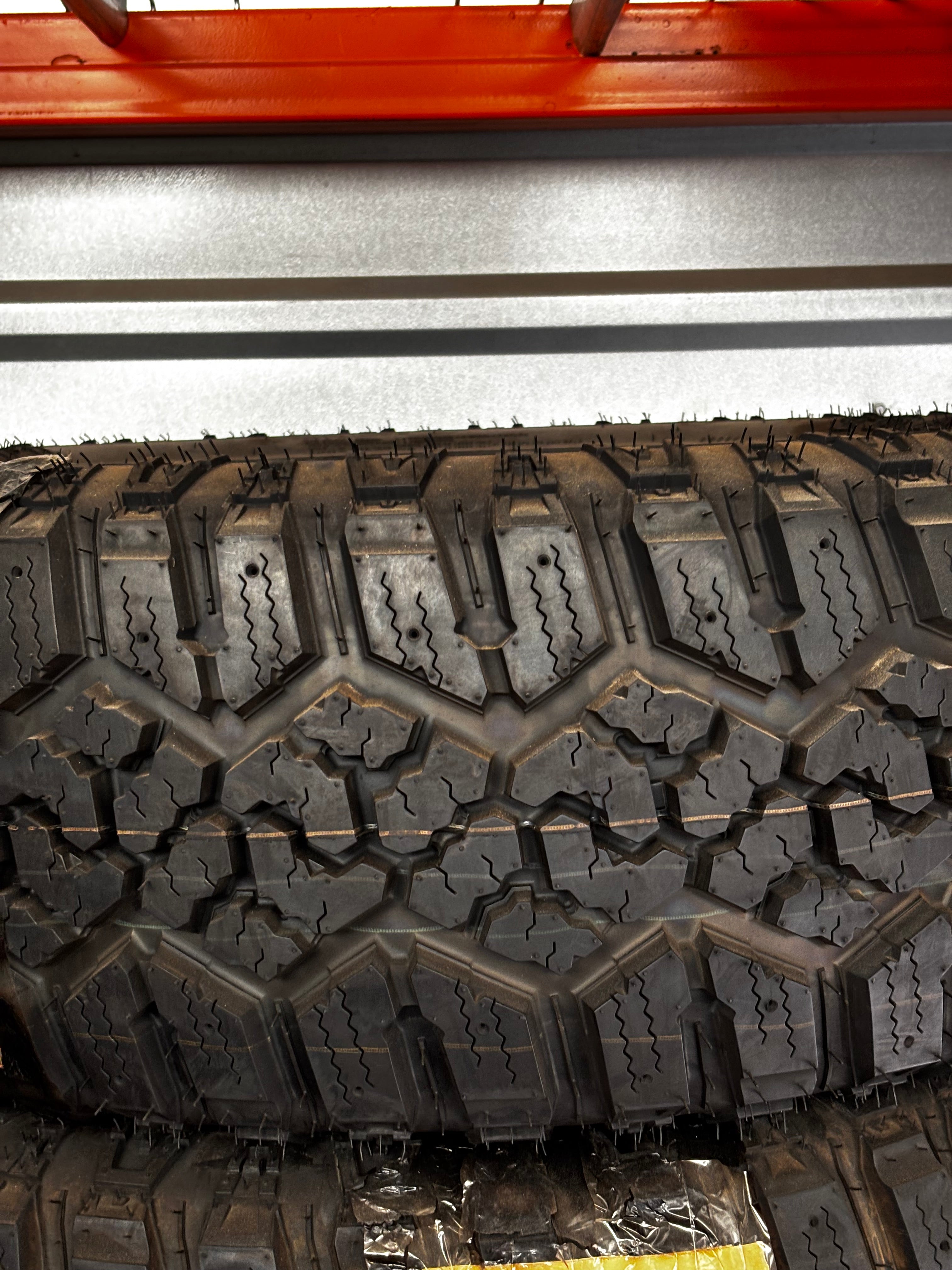 (TODO) 4 KANATI TRAIL HOG AT-4 BSW LT 275 55 29 120/117Q LRE 10 PLY ALL TERRAIN TIRES LTH207555E