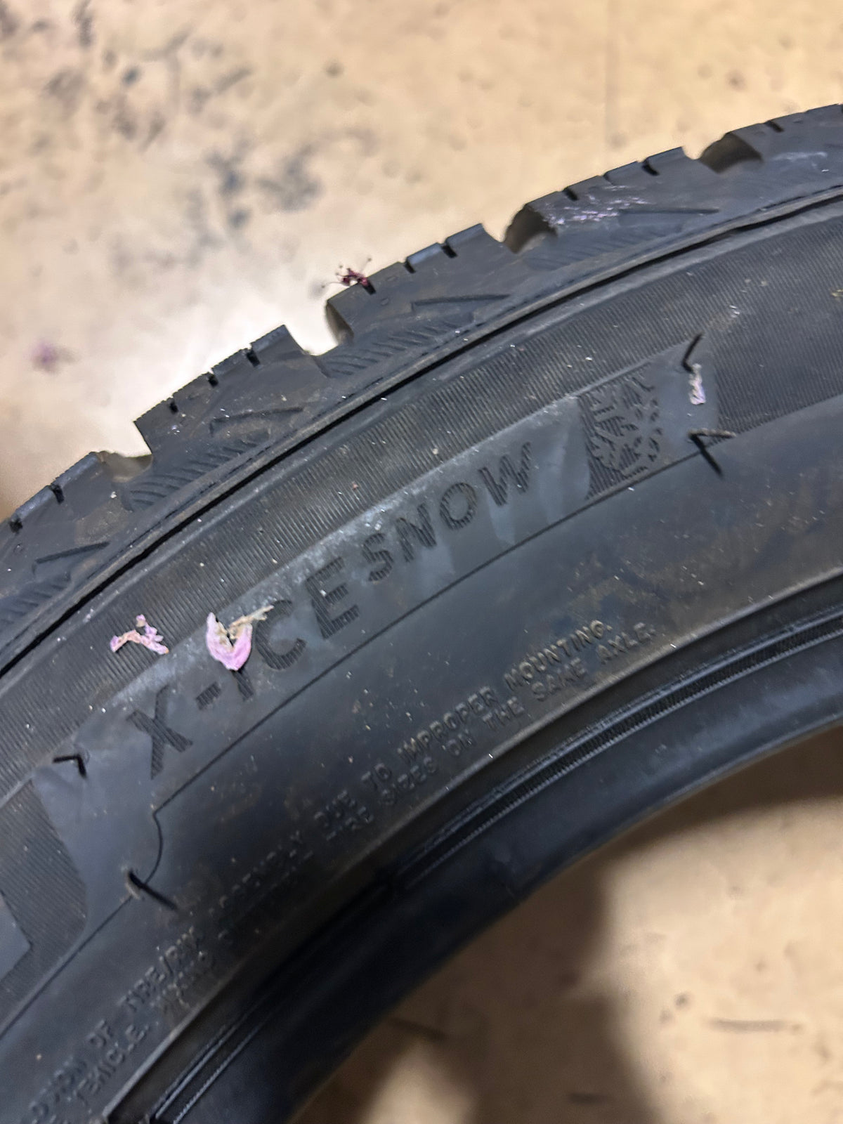 MICHELIN X-ICE SNOW BSW P 245 45 18 100H XL WINTER TIRE 03025