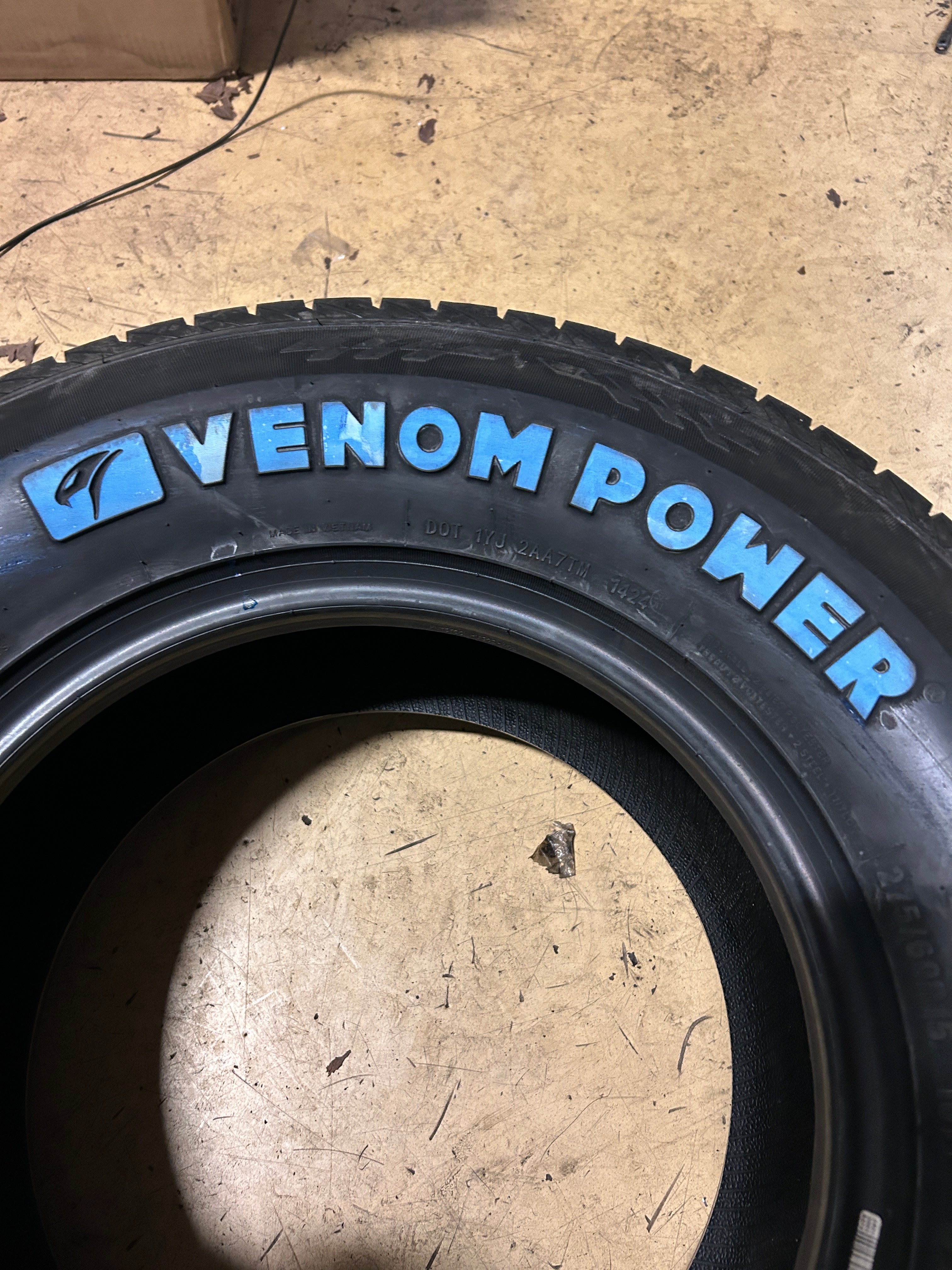 VENOM POWER GRAND AM RWL P 275 60 15 107T ALL SEASON TIRE VPGAM02