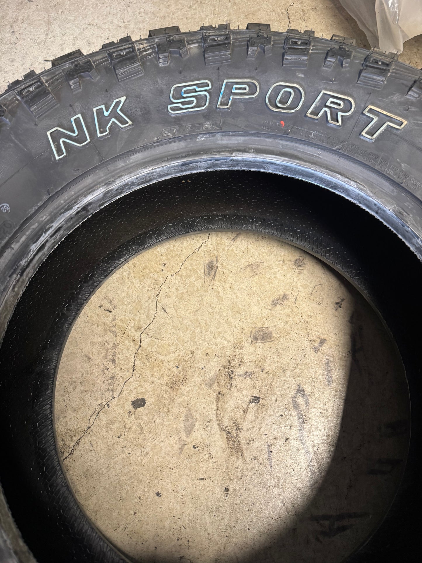 NOS NK SPORT CONQUEROR M/T OWL LT 265 70 17 121/118Q 10PLY MUD TERRAIN TIRE 22810018