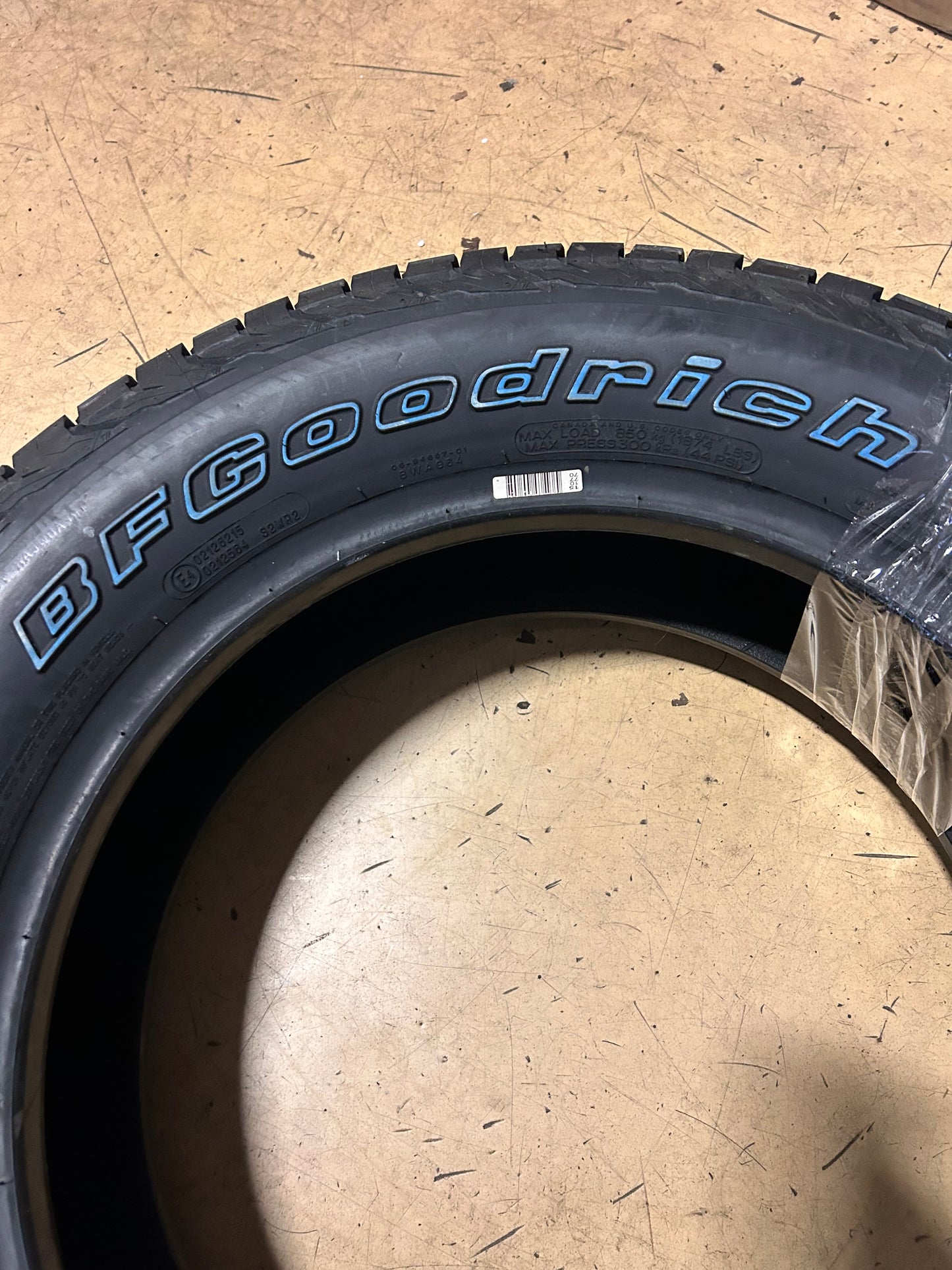 BFGOODRICH TRAIL-TERRAIN T/A OWL P 225 65 17 102T ALL SEASON TIRE 92893